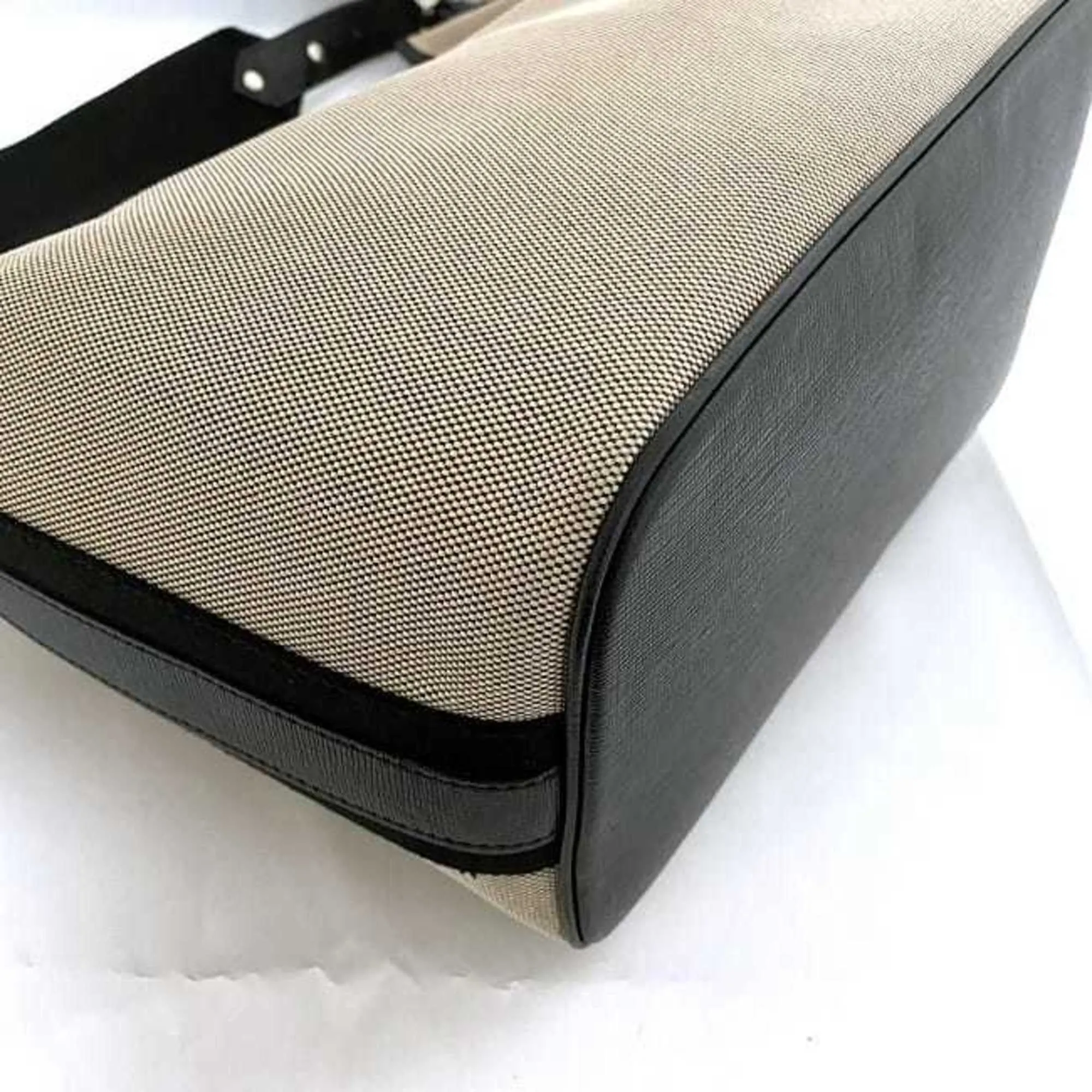 Burberry  Canvas Shoulder Bag (Pre-Owned)