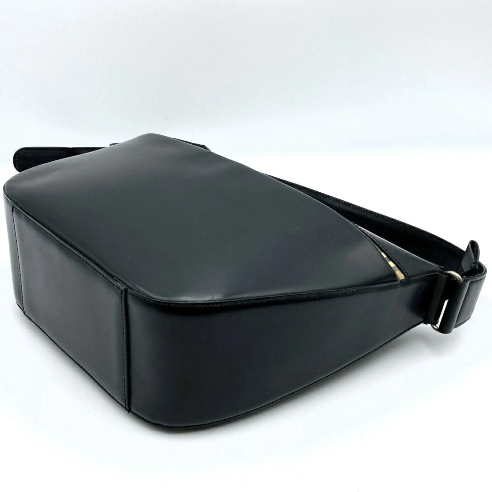 Burberry Leather Shoulder Bag (Pre-Owned)