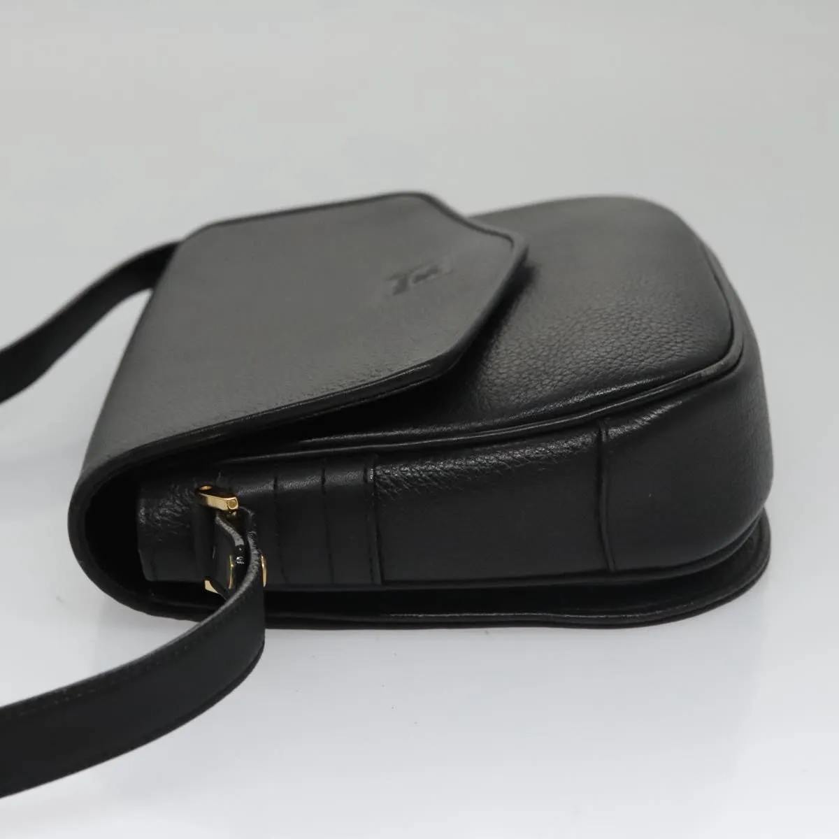 Burberry  Leather Shoulder Bag (Pre-Owned)