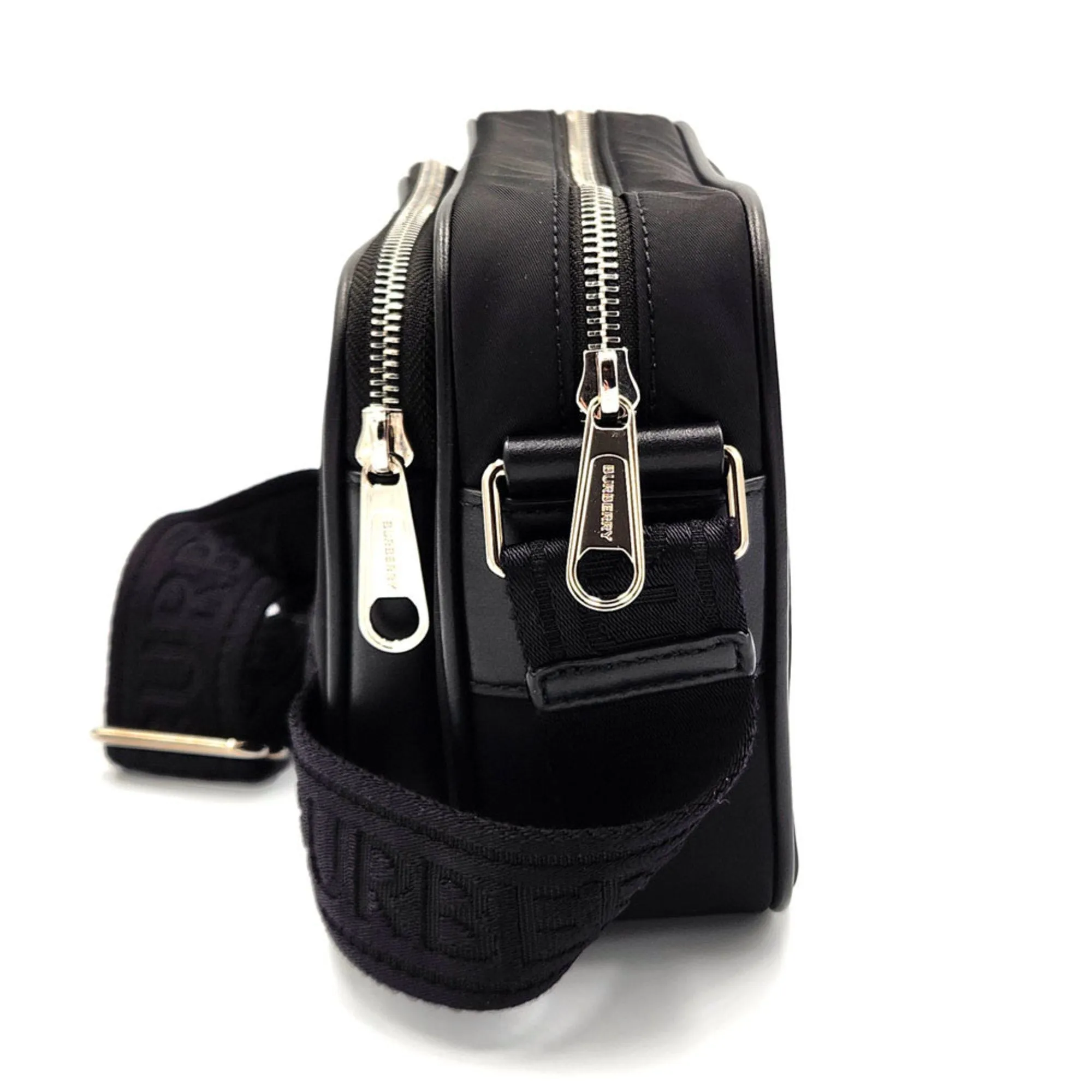 Burberry  Nylon Shoulder Bag (Pre-Owned)