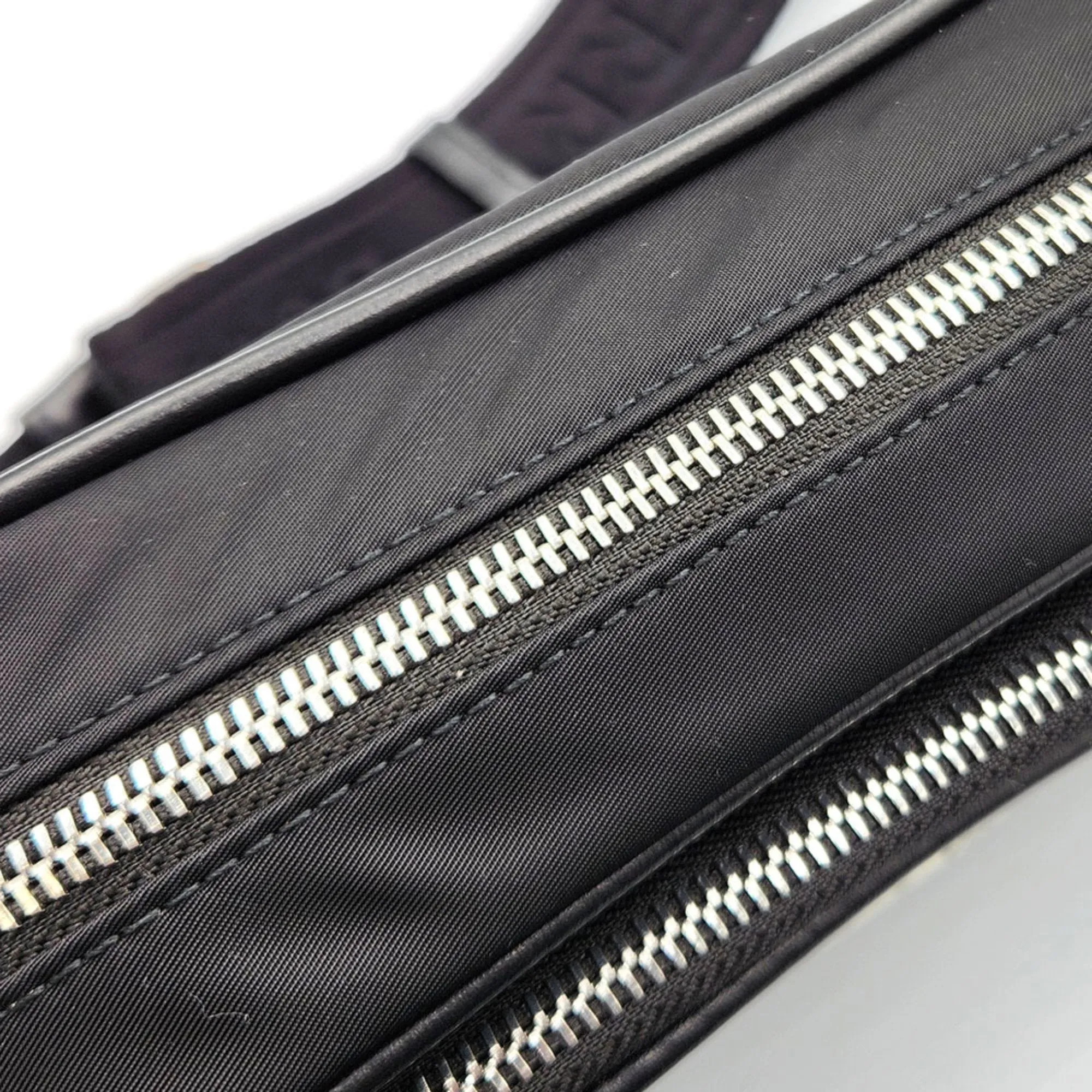 Burberry  Nylon Shoulder Bag (Pre-Owned)