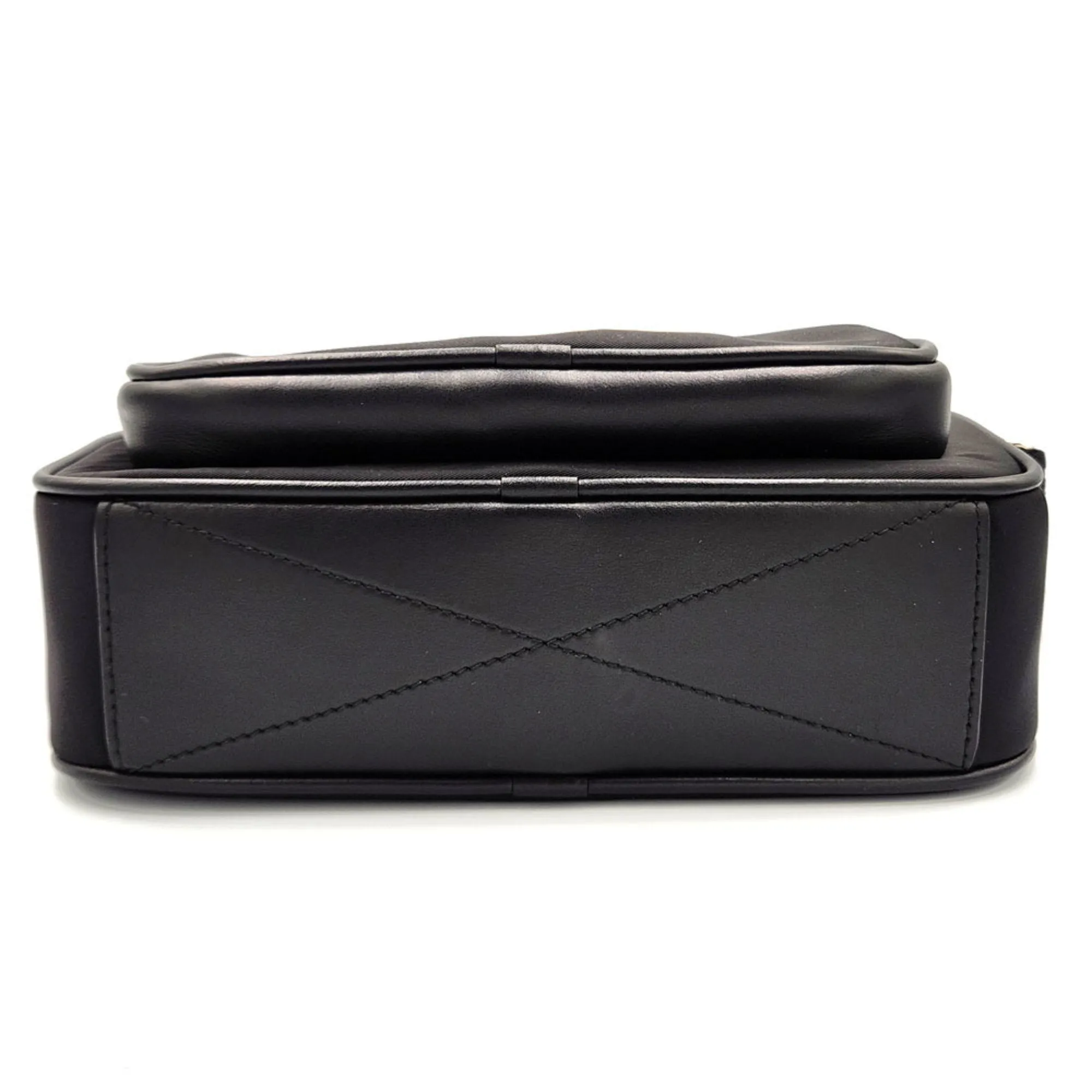 Burberry  Nylon Shoulder Bag (Pre-Owned)