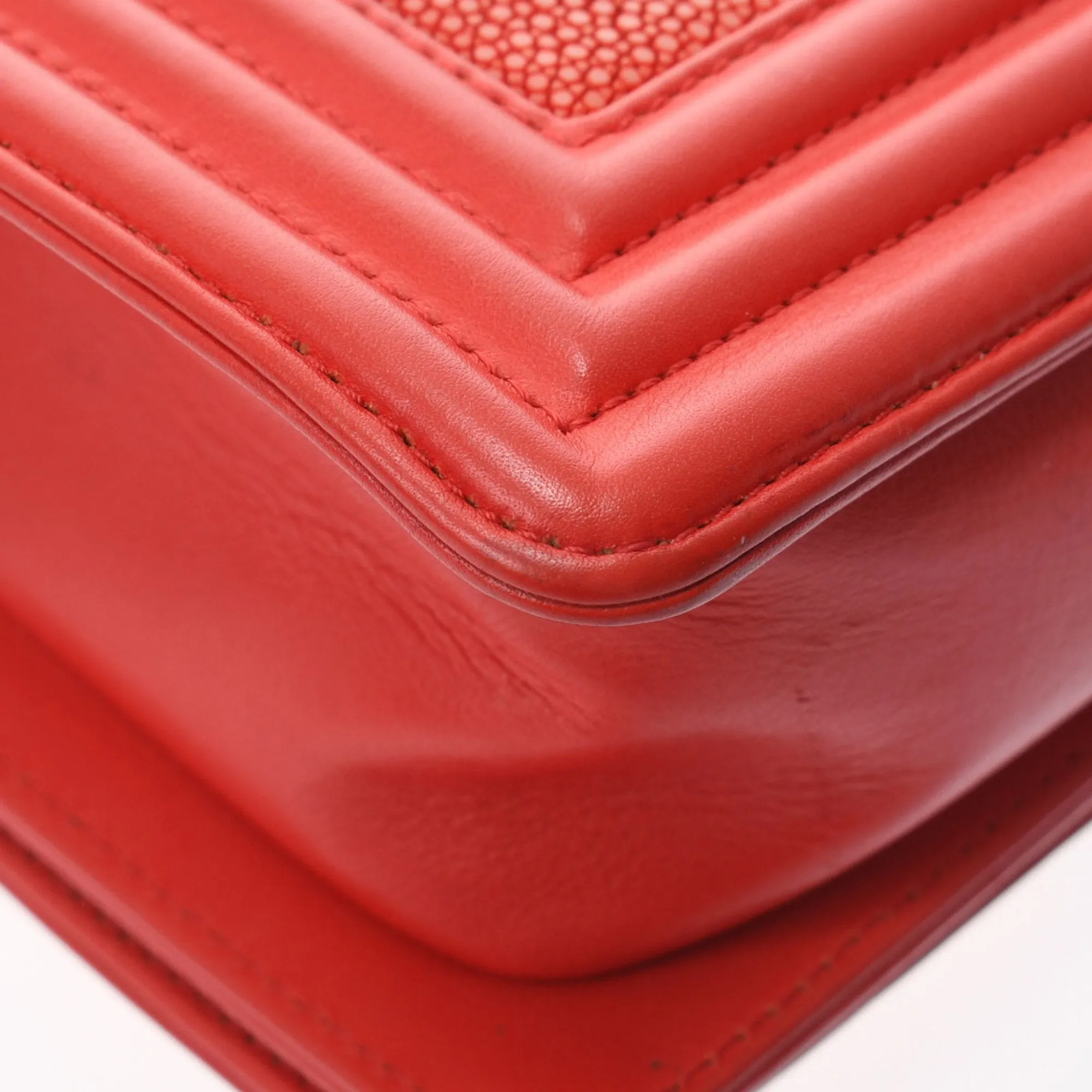 Chanel Boy Leather Shoulder Bag (Pre-Owned)