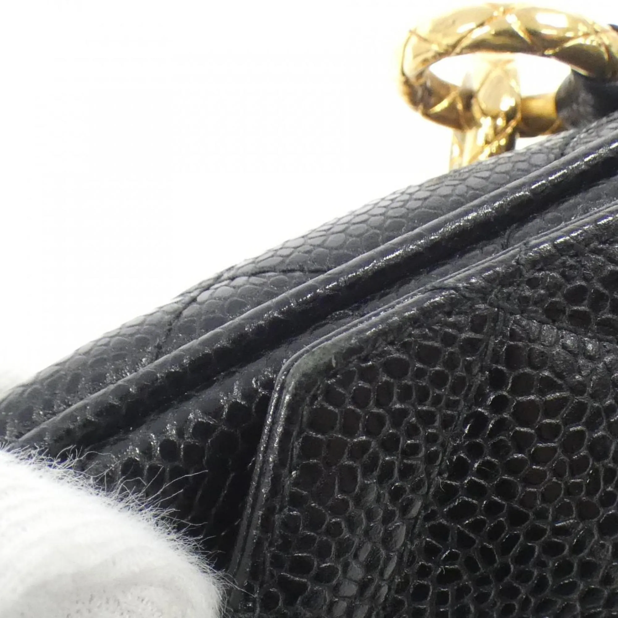 Chanel Caviar Leather Shoulder Bag (Pre-Owned)