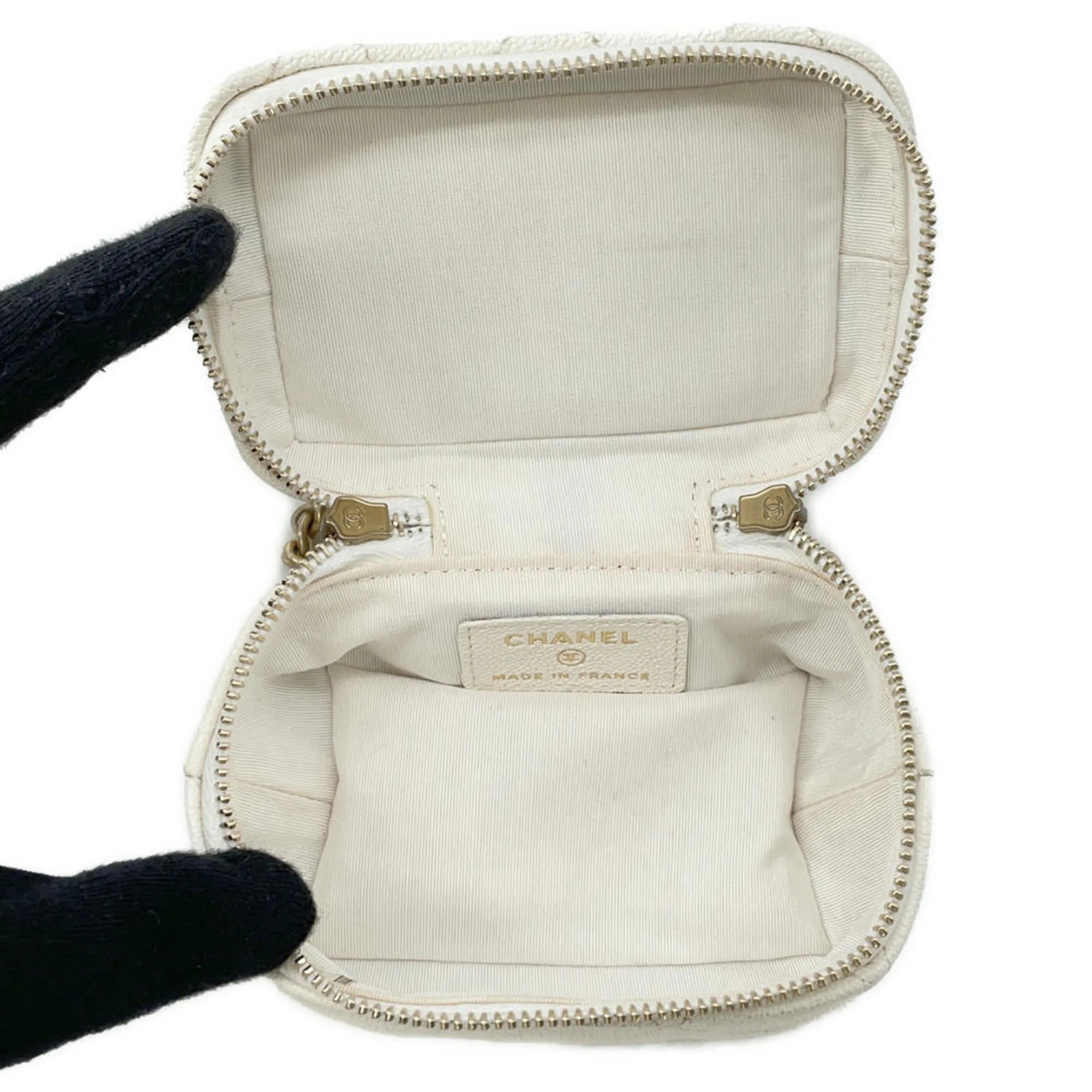 Chanel Grained Calfskin Shoulder Bag (Pre-Owned)