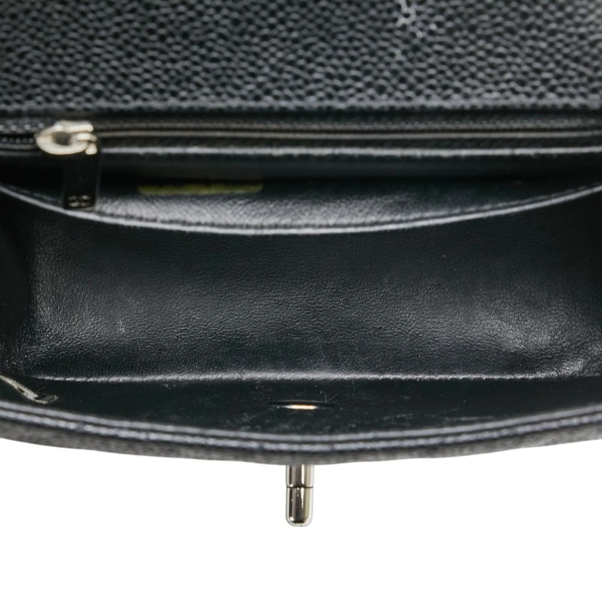 Chanel Grained Calfskin Shoulder Bag (Pre-Owned)