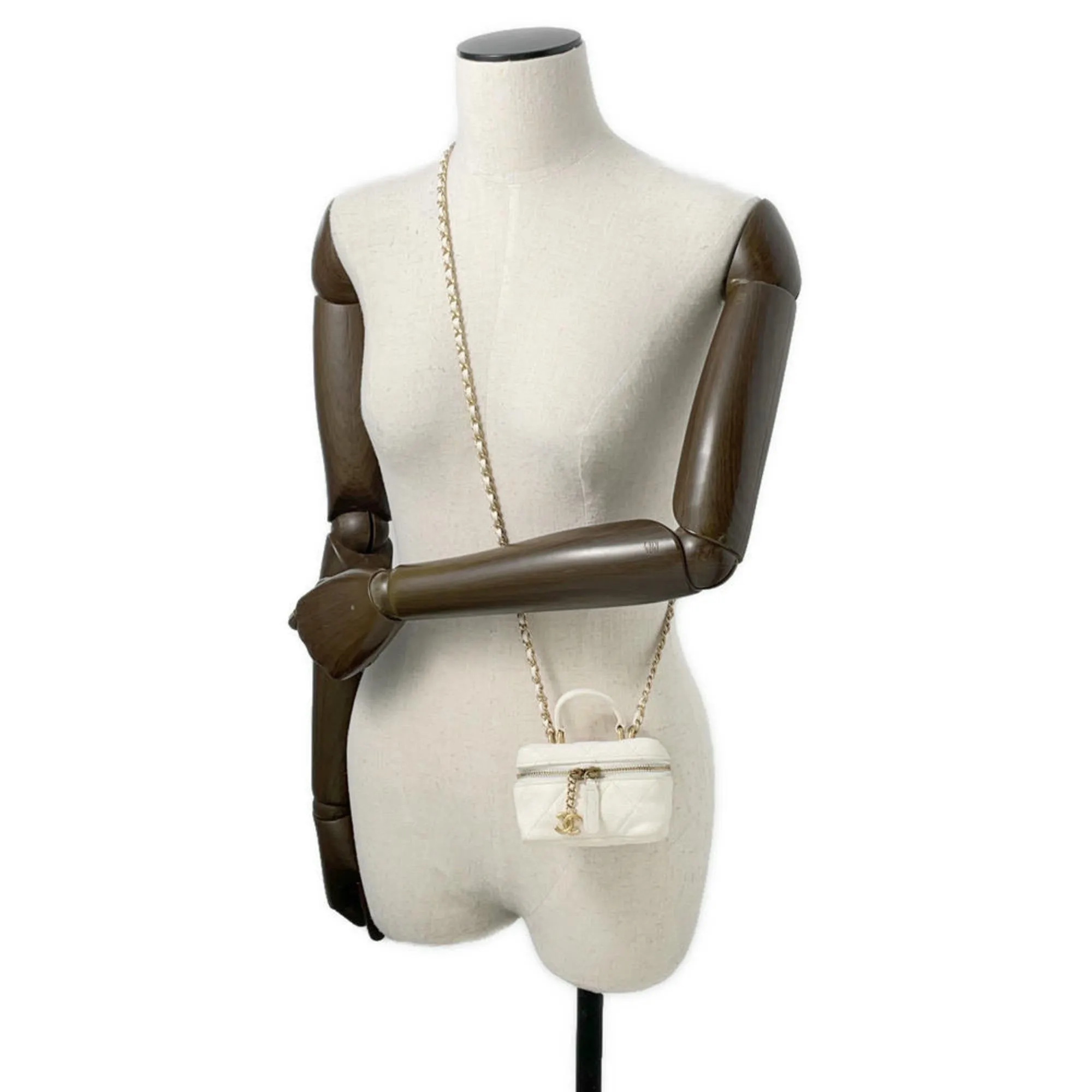 Chanel Grained Calfskin Shoulder Bag (Pre-Owned)