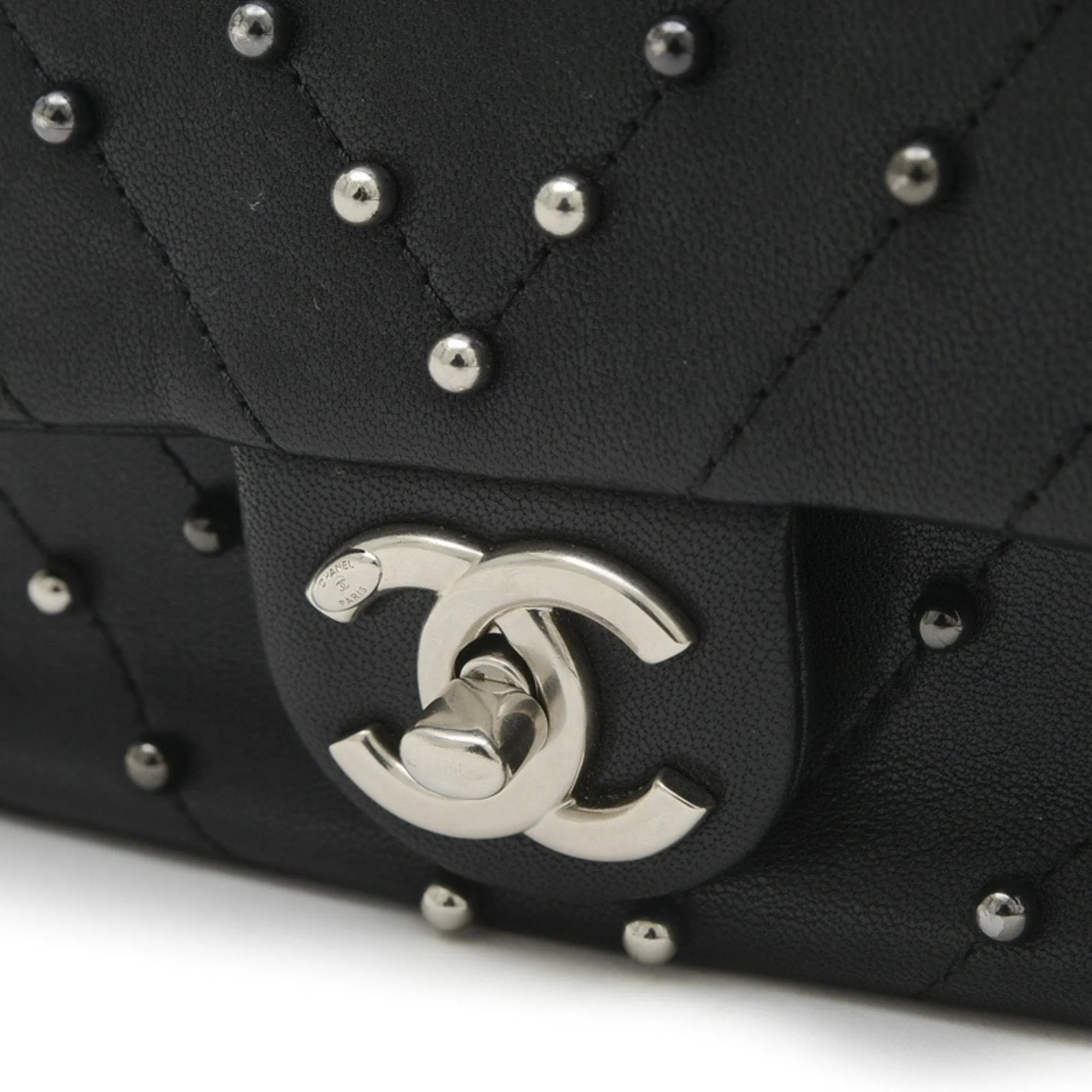 Chanel Leather Pouch Shoulder Bag (Pre-Owned)