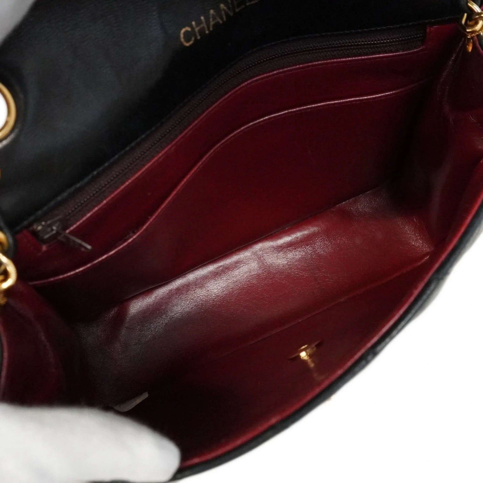 Chanel Leather Shoulder Bag (Pre-Owned)