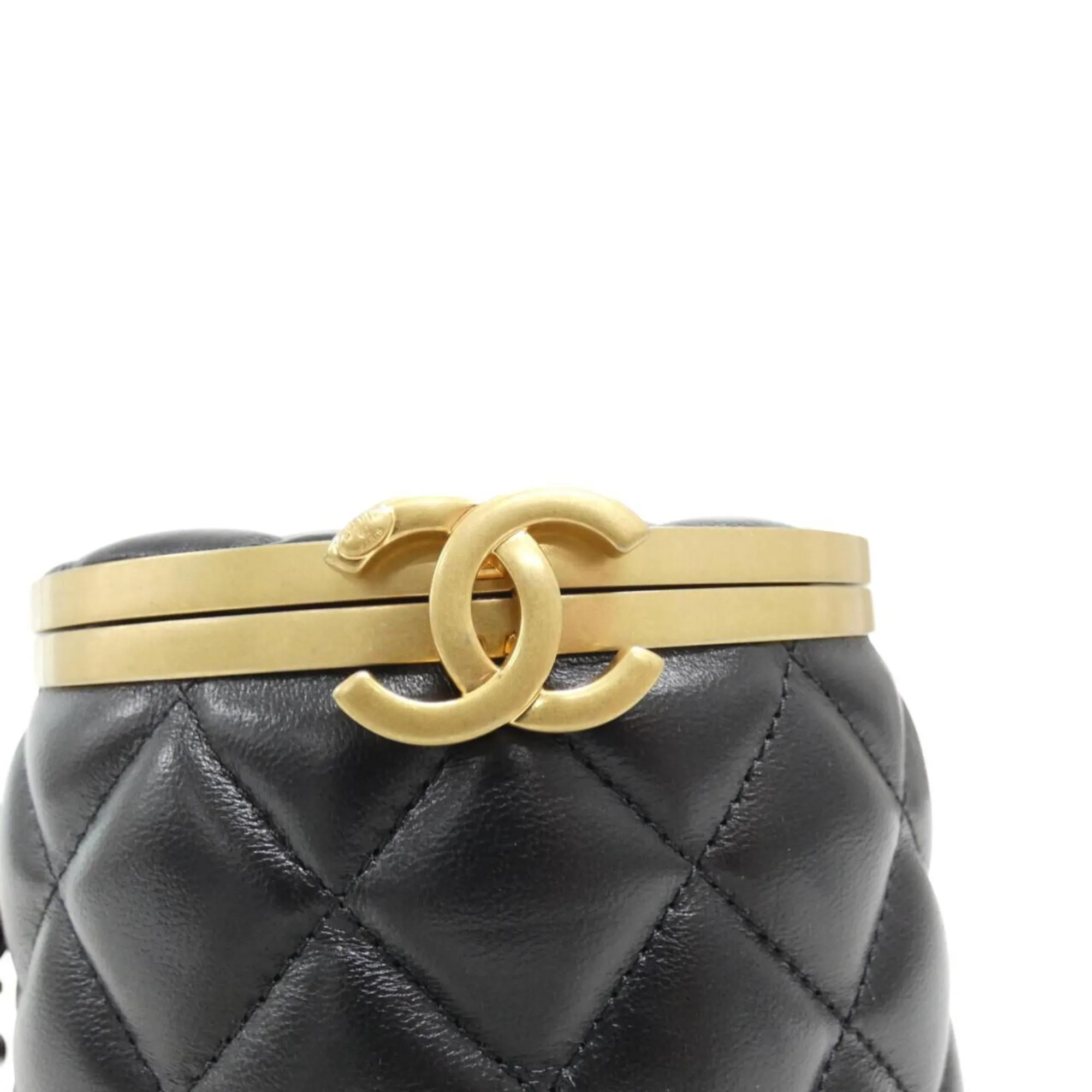 Chanel Leather Shoulder Bag (Pre-Owned)