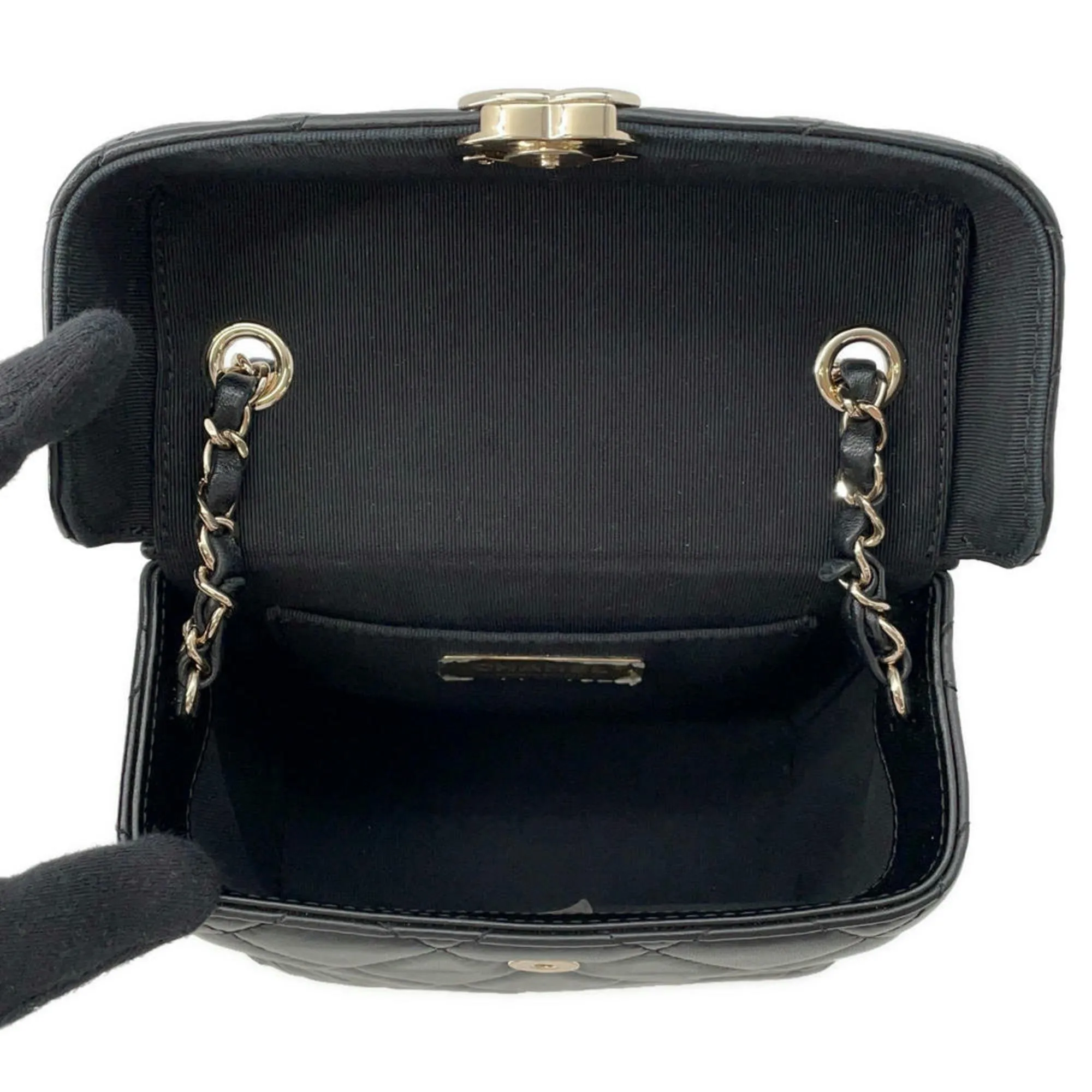 Chanel Leather Shoulder Bag (Pre-Owned)