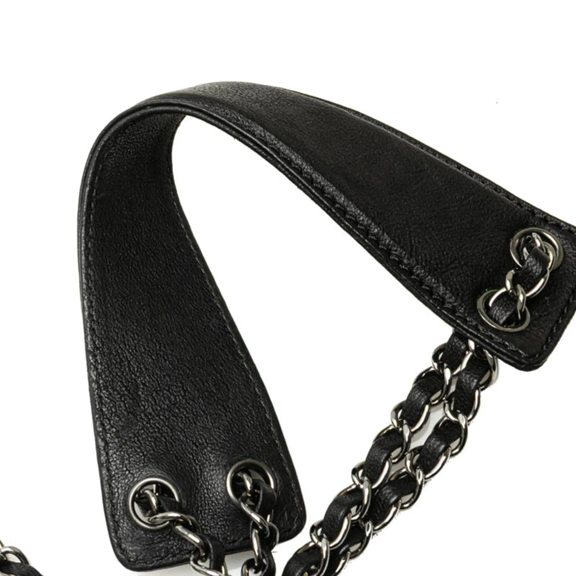 Chanel Leather Shoulder Bag (Pre-Owned)