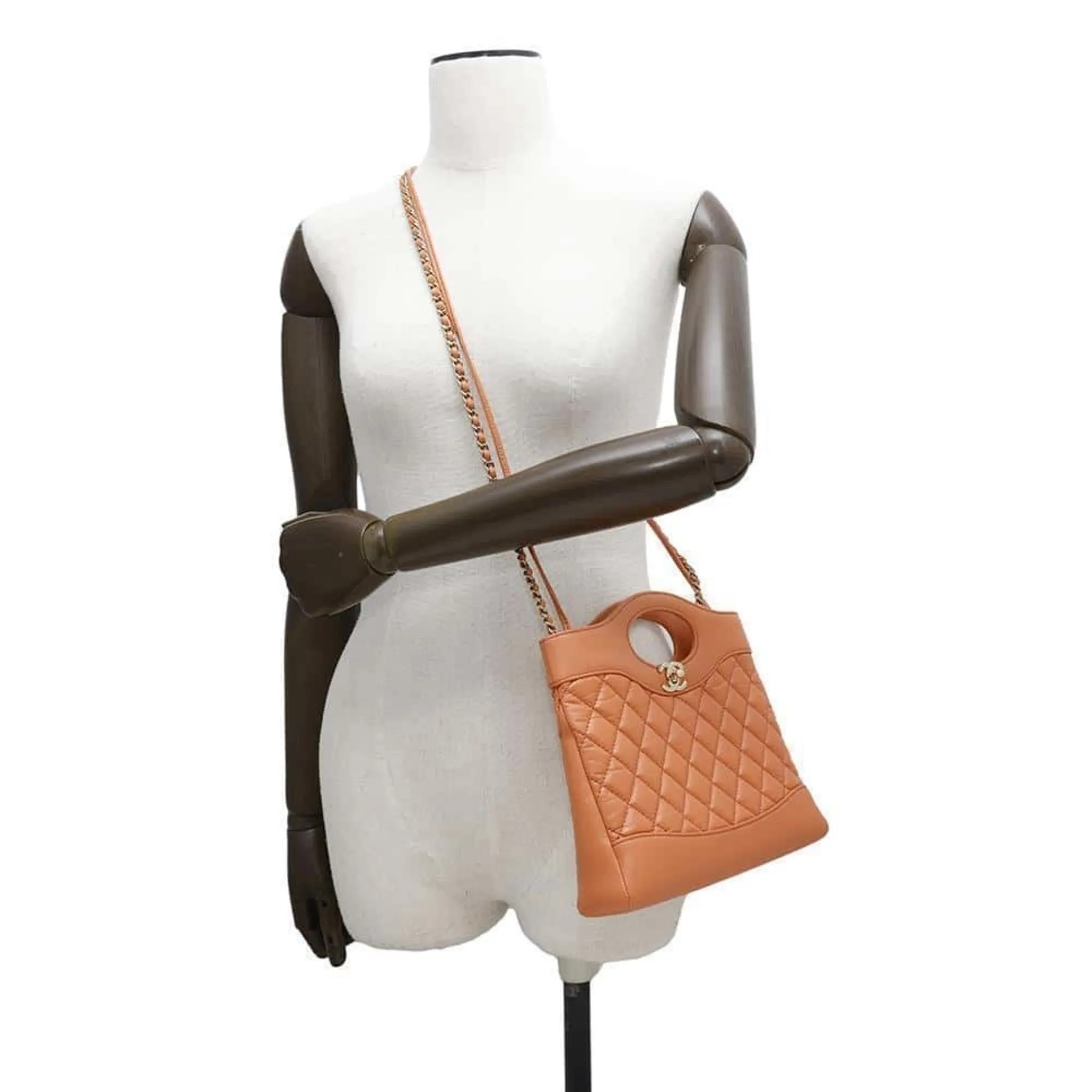 Chanel Leather Shoulder Bag (Pre-Owned)