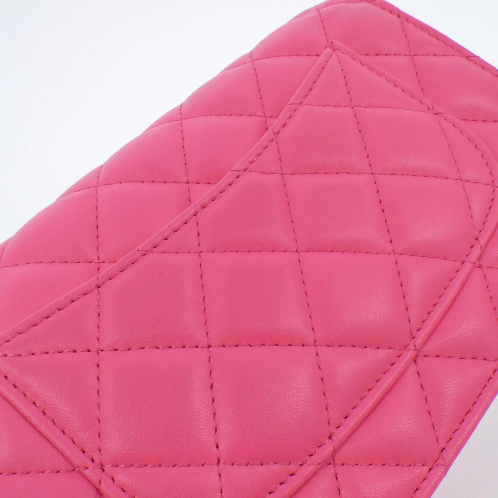 Chanel Leather Shoulder Bag (Pre-Owned)