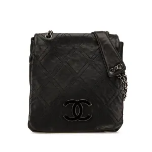 Chanel Leather Shoulder Bag (Pre-Owned)
