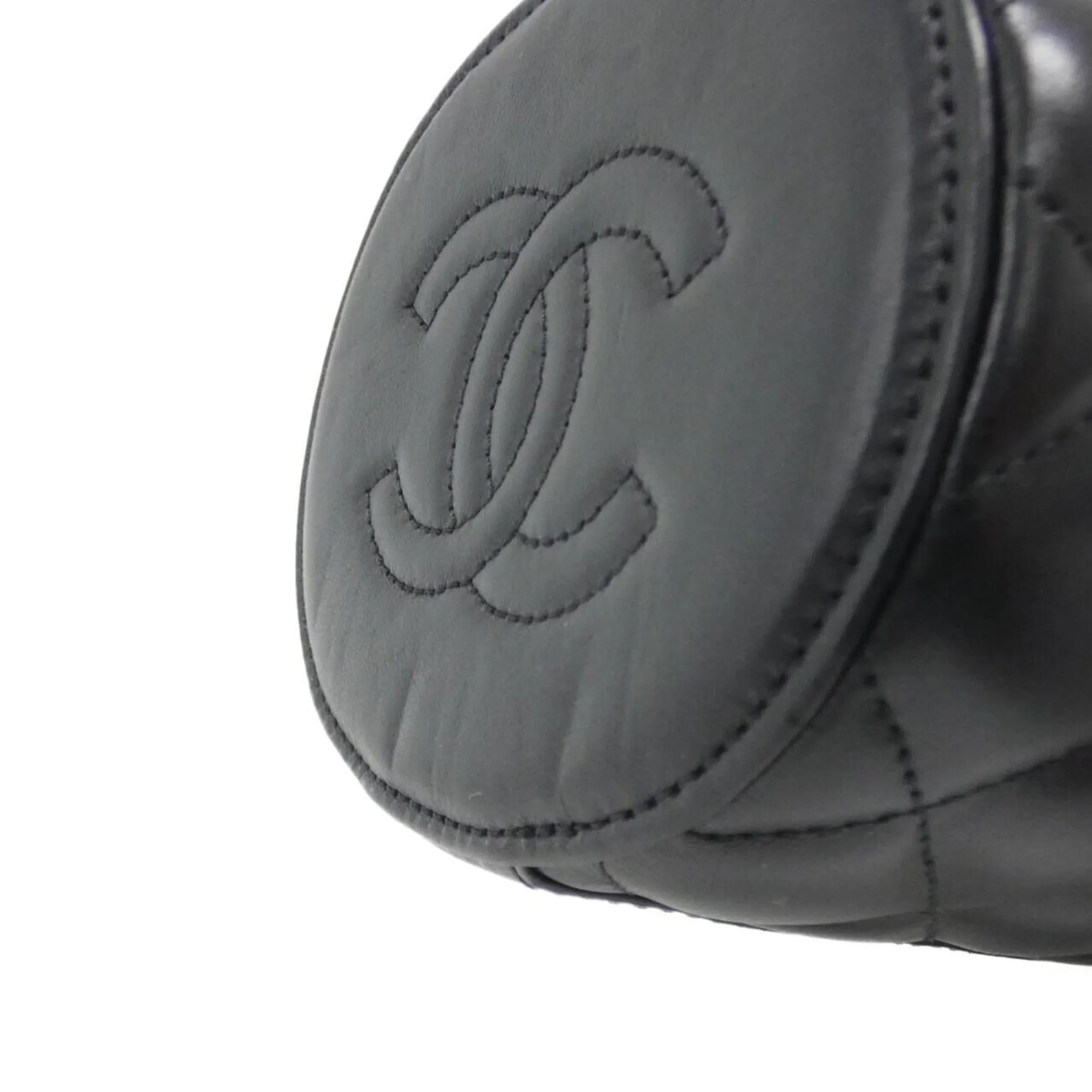 Chanel Leather Shoulder Bag (Pre-Owned)