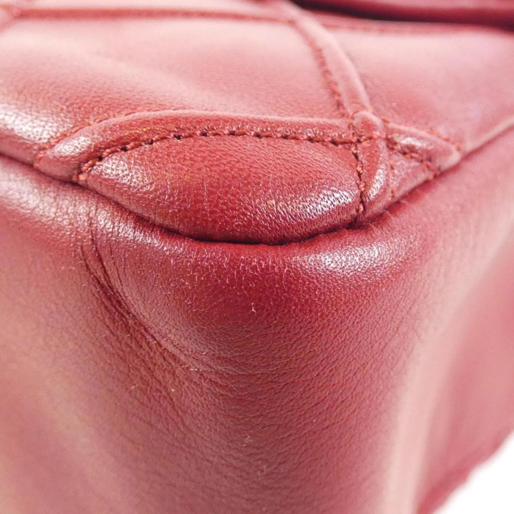 Chanel Leather Shoulder Bag (Pre-Owned)
