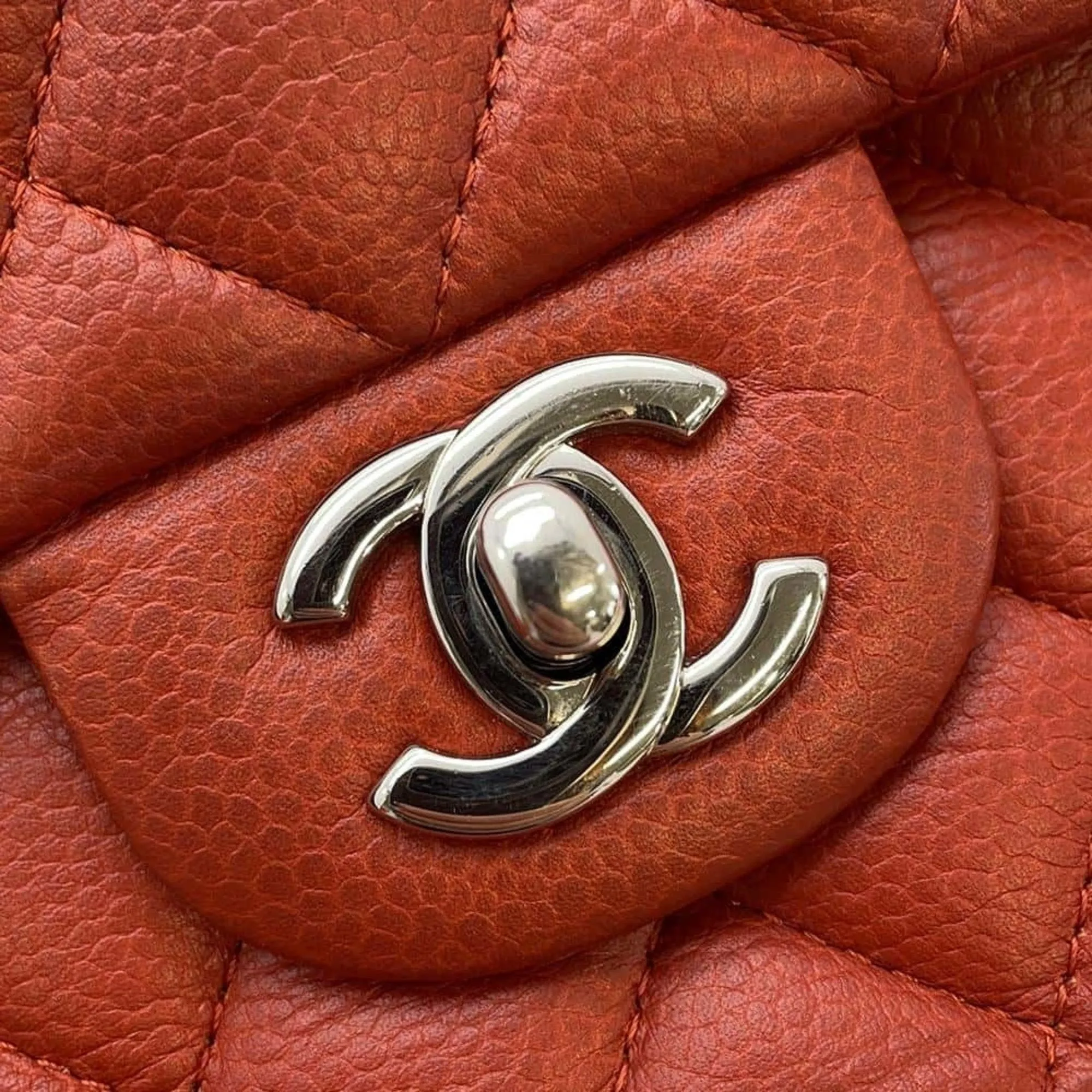 Chanel Matelass Leather Shoulder Bag (Pre-Owned)