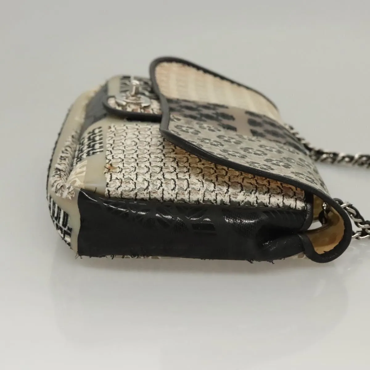 Chanel Timeless Leather Shoulder Bag (Pre-Owned)