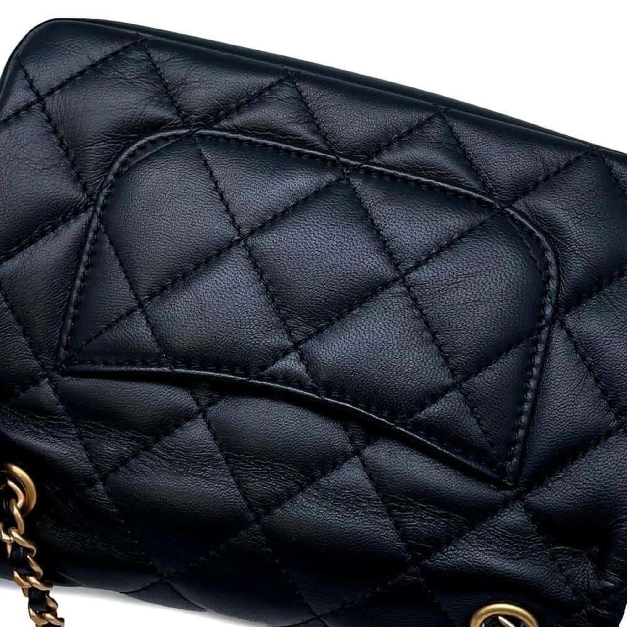 Chanel Timeless Leather Shoulder Bag (Pre-Owned)