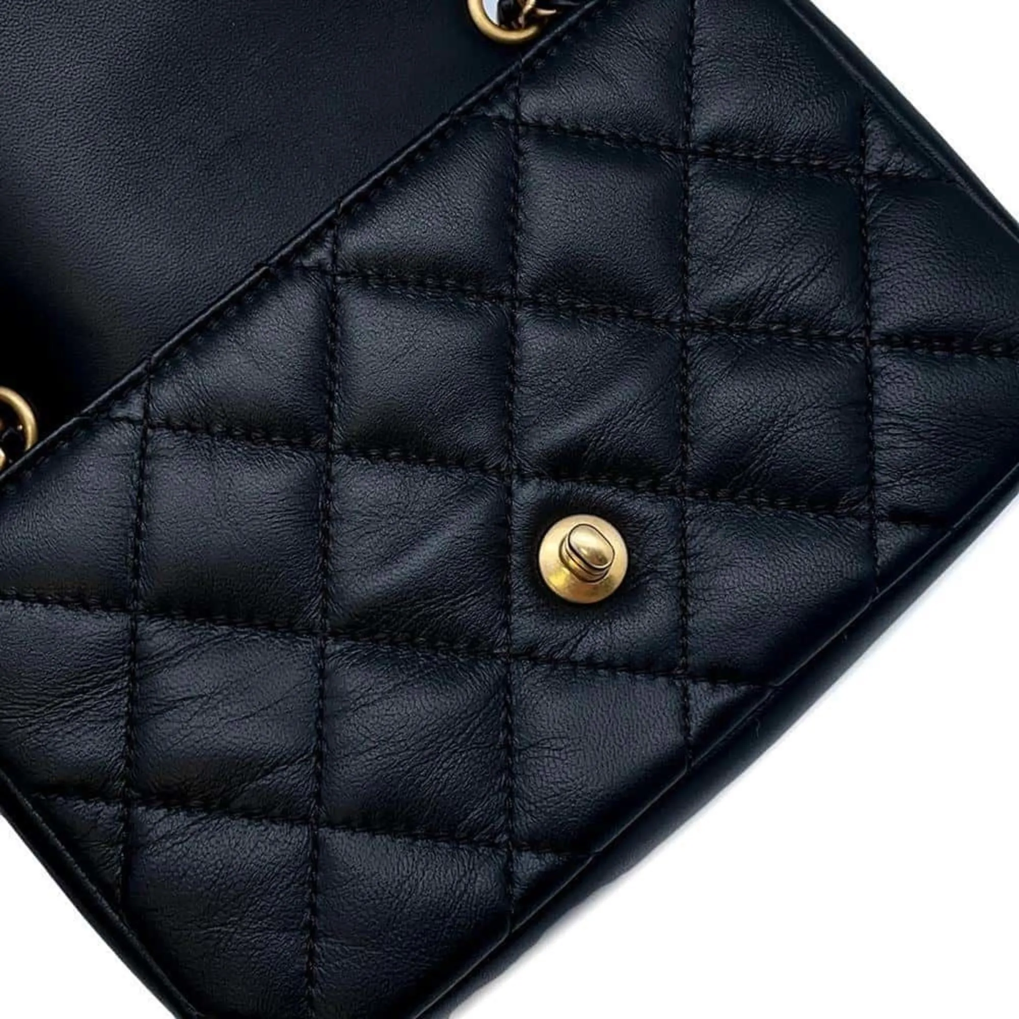 Chanel Timeless Leather Shoulder Bag (Pre-Owned)