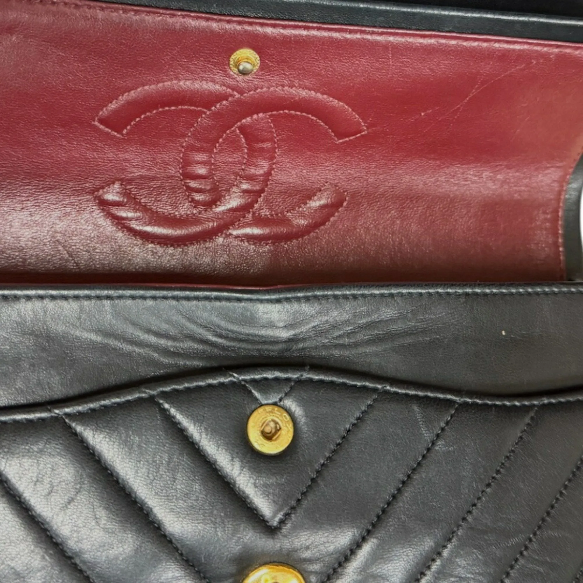 Chanel Timeless Leather Shoulder Bag (Pre-Owned)