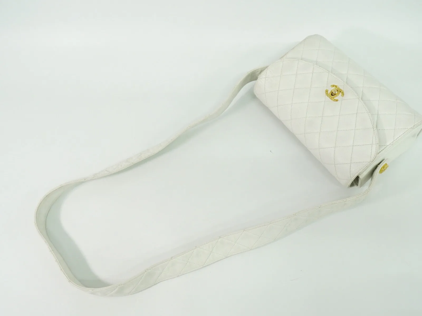 Chanel Timeless/Classique Leather Shoulder Bag (Pre-Owned)