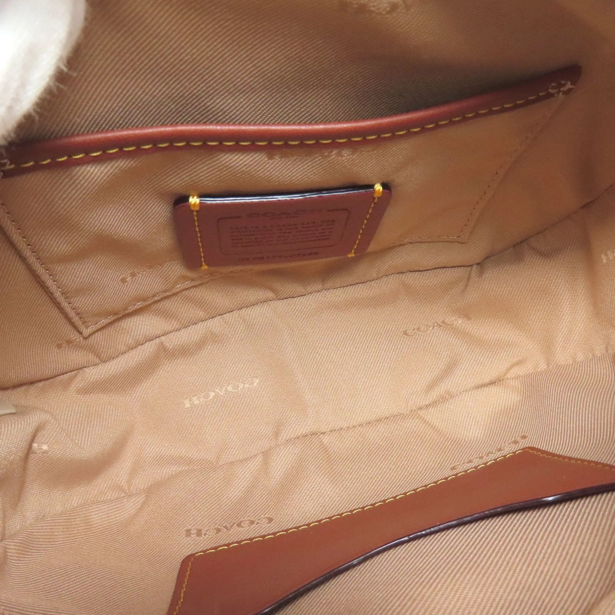 Coach Leather Shoulder Bag (Pre-Owned)