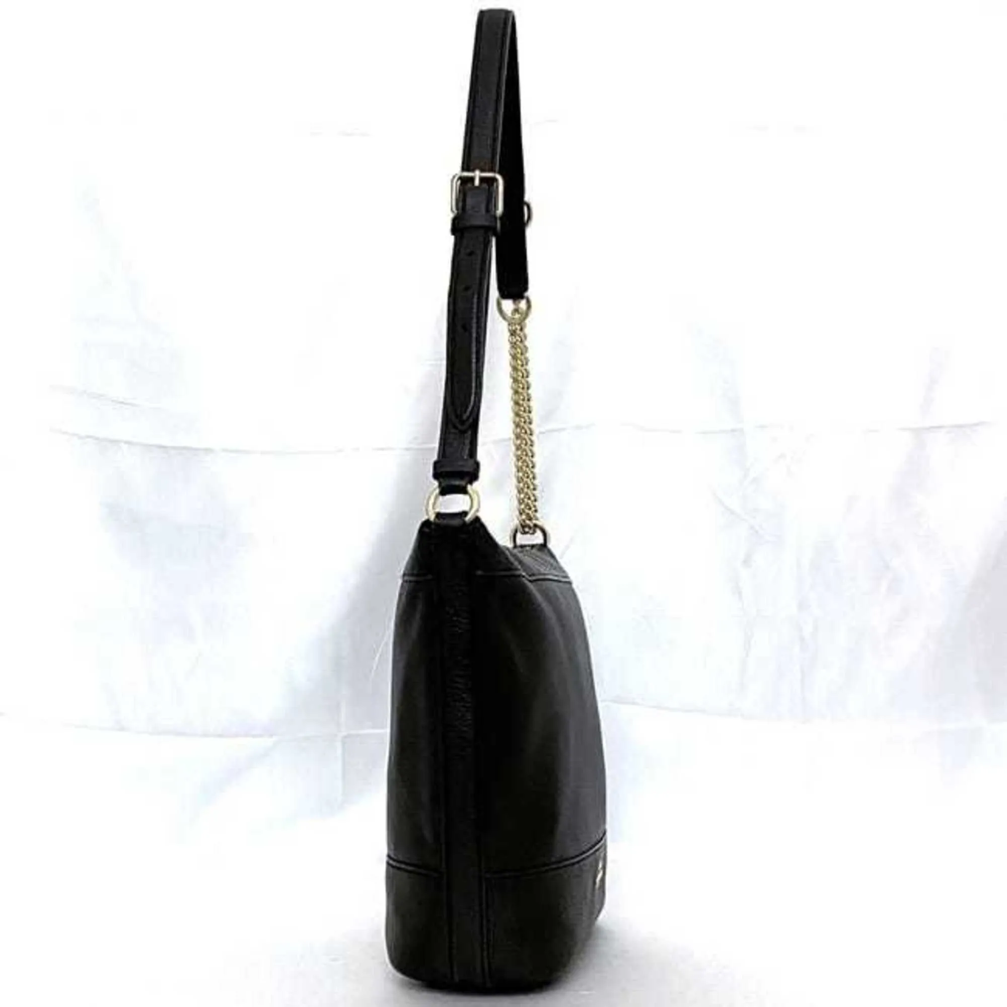 Coach  Leather Shoulder Bag (Pre-Owned)