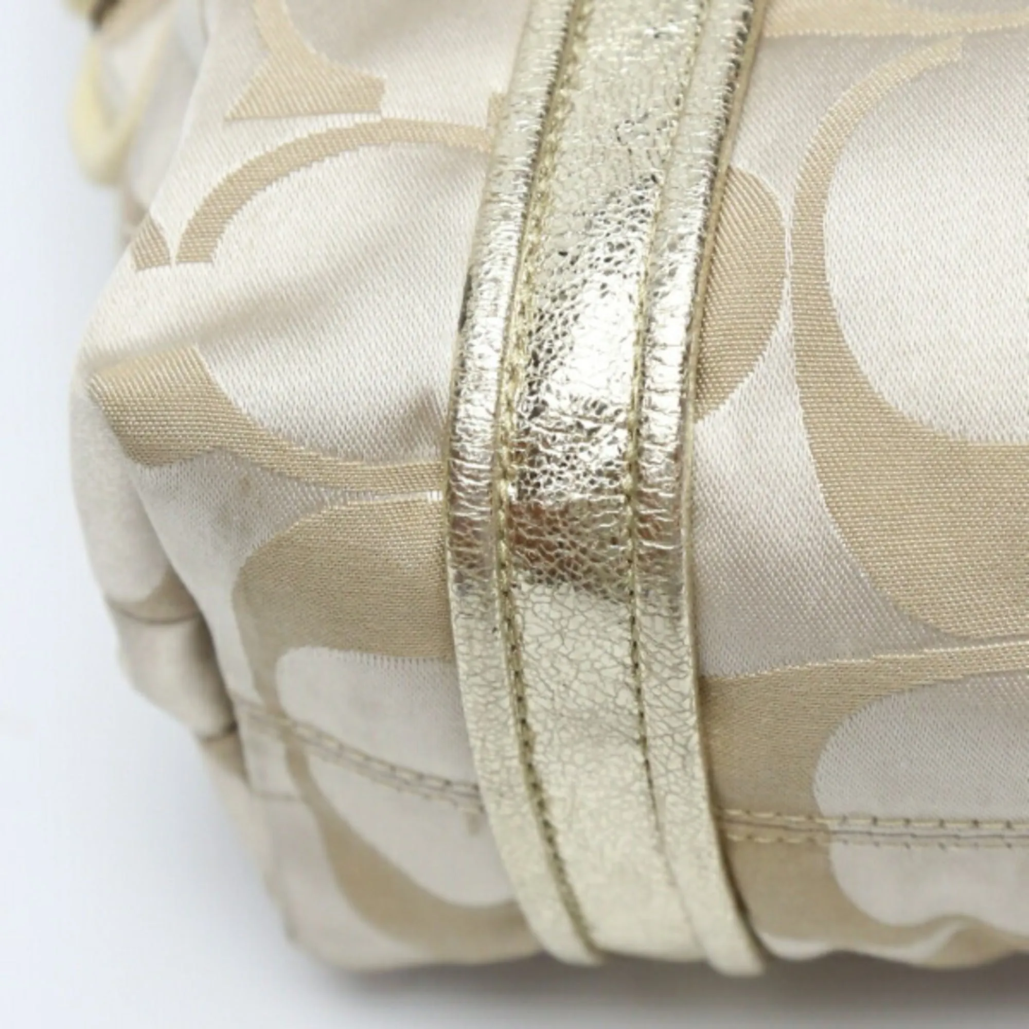 Coach Signature  Leather Shoulder Bag (Pre-Owned)