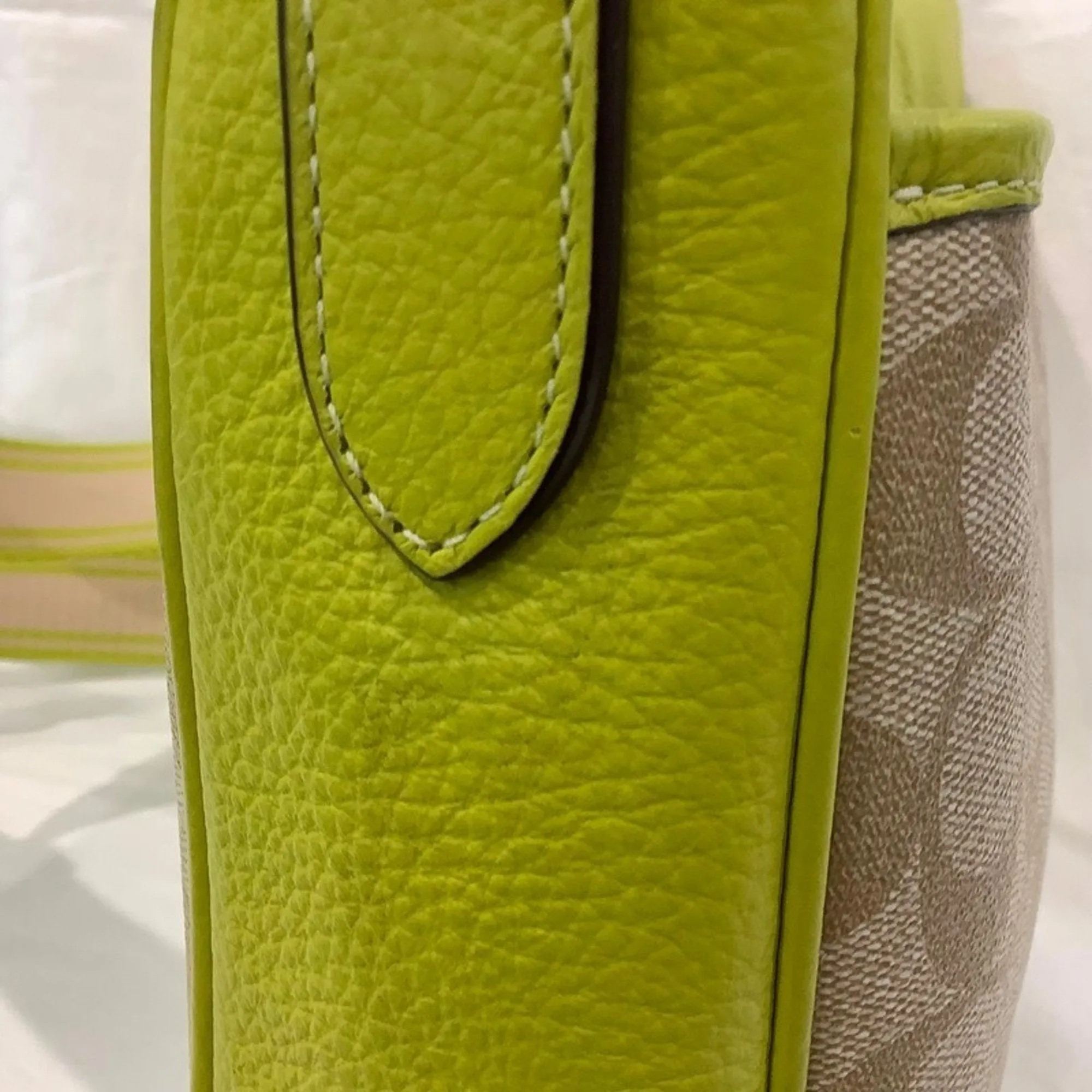Coach Signature Lime Leather Pvc Shoulder Bag (Pre-Owned)