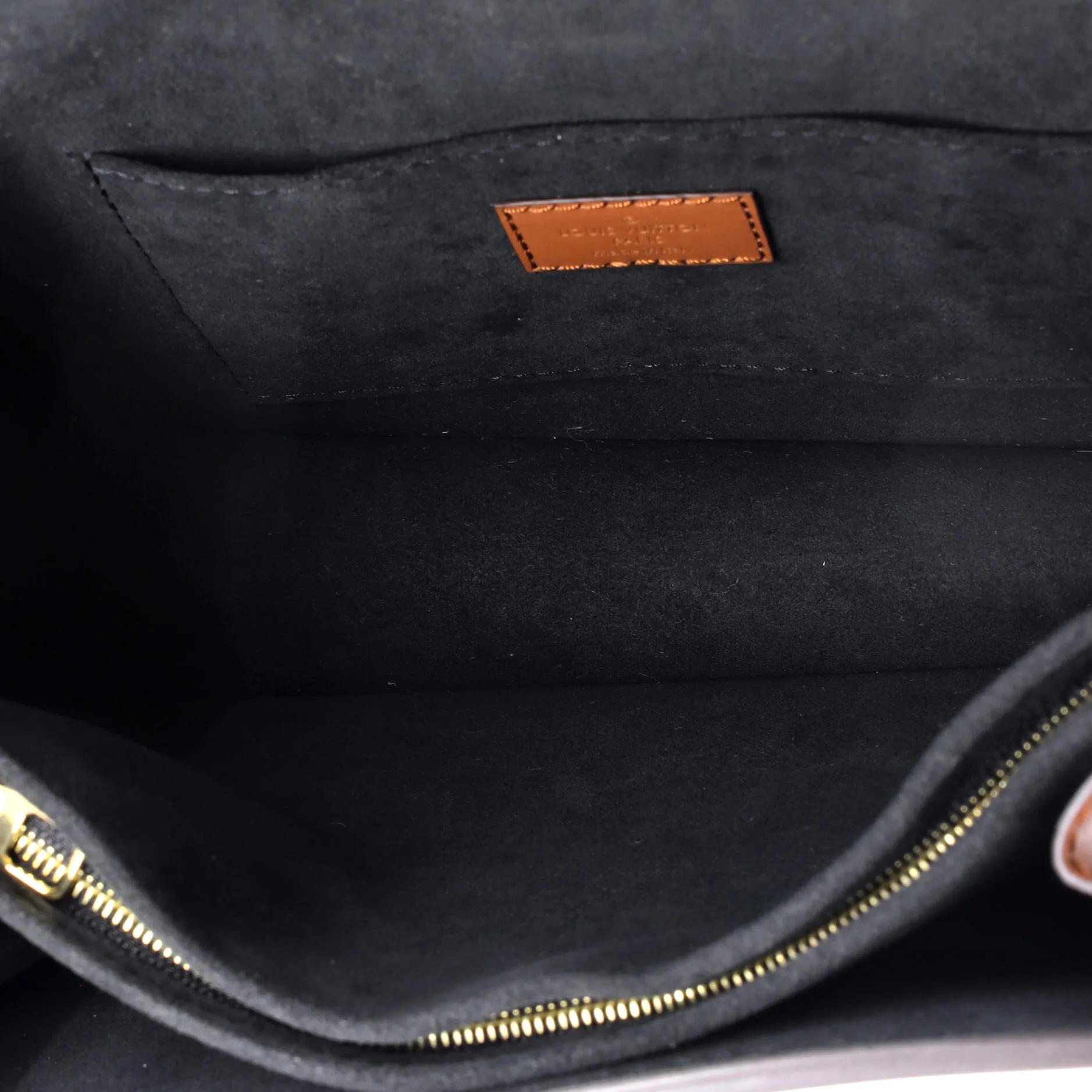 Dauphine Shoulder Bag Reverse Monogram Canvas MM