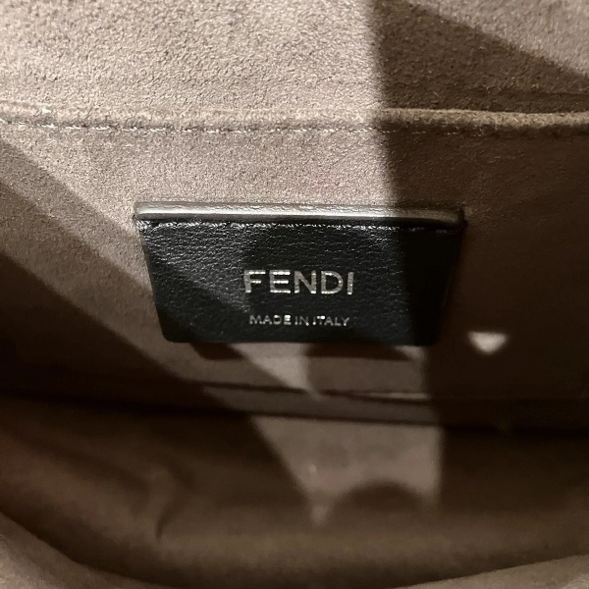 Fendi Leather Shoulder Bag (Pre-Owned)