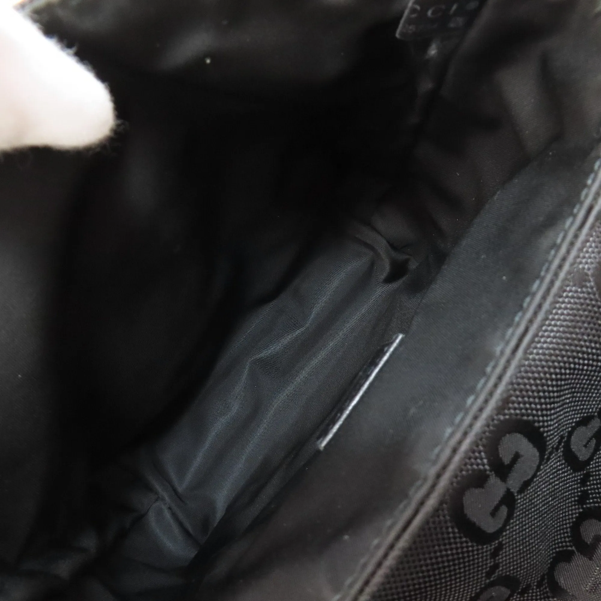 Gucci Nylon Shoulder Bag (Pre-Owned)