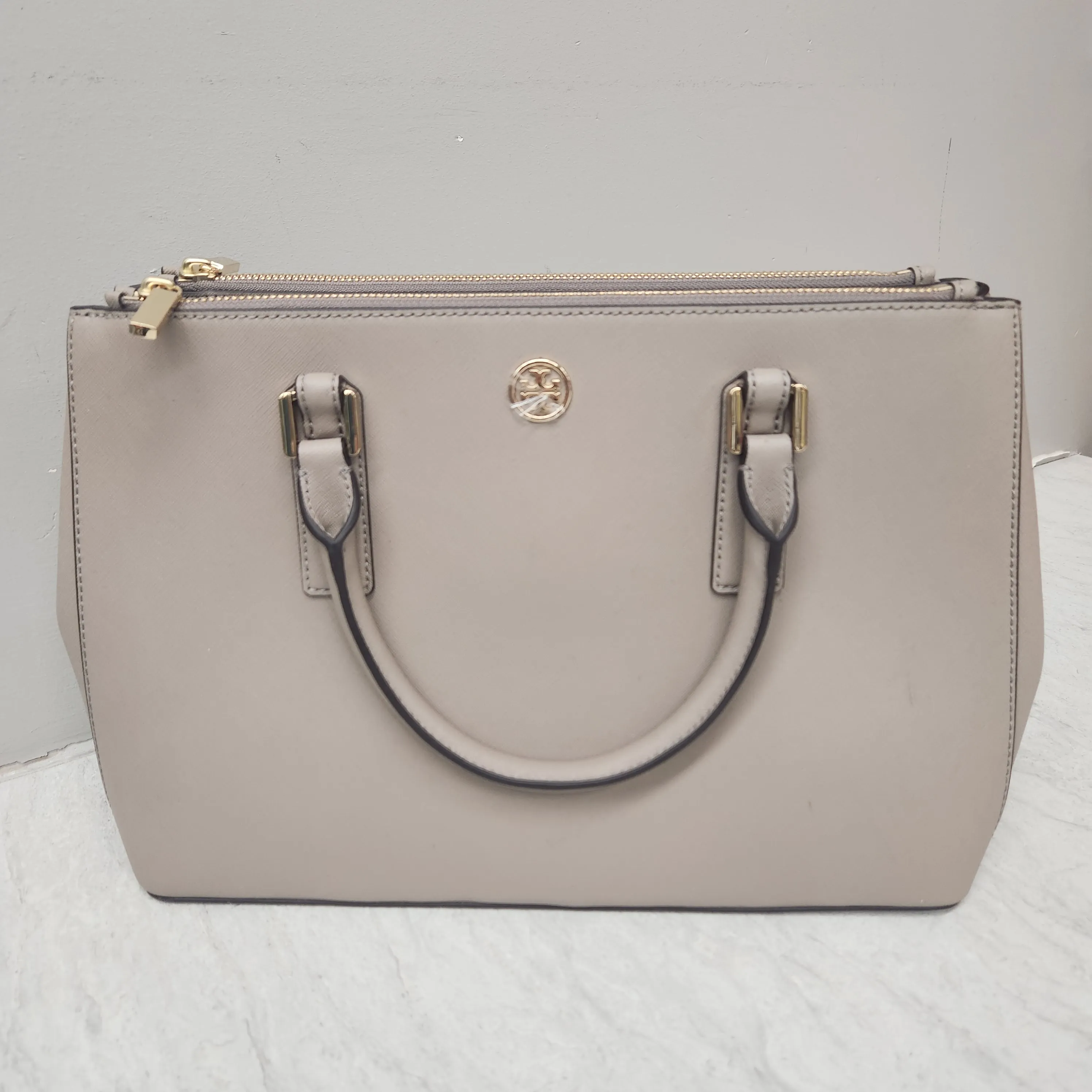Handbag Designer By Tory Burch  Size: Large