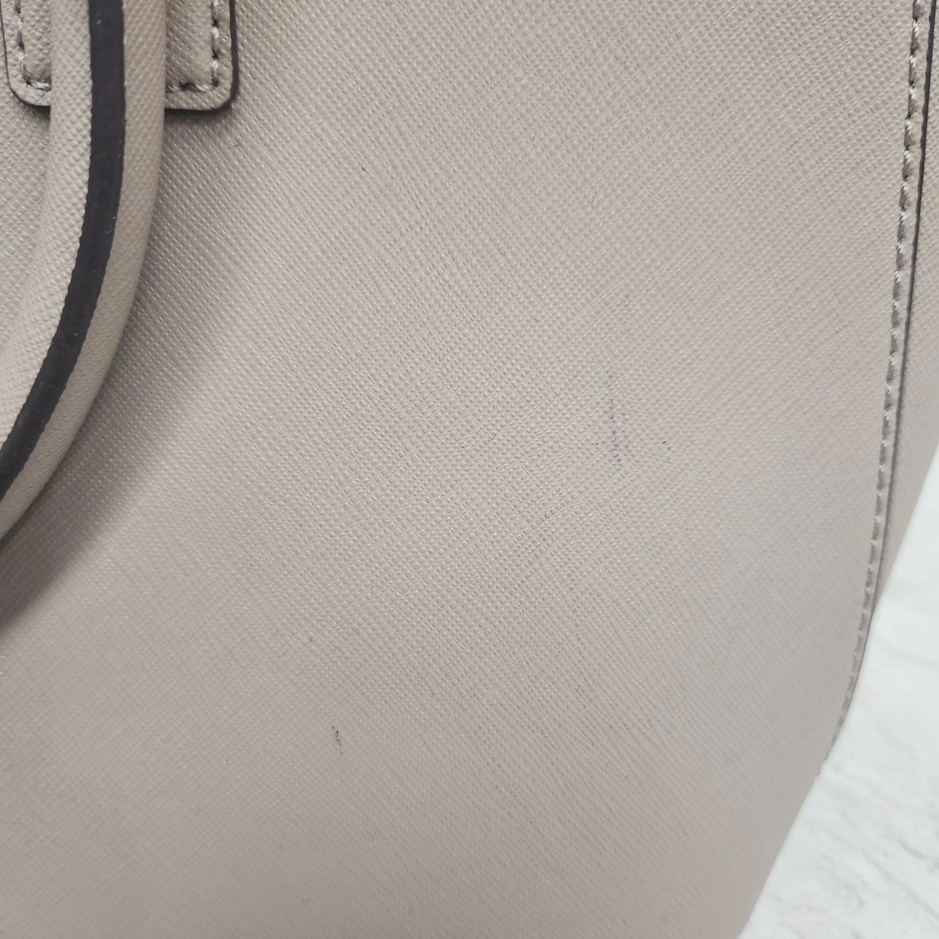 Handbag Designer By Tory Burch  Size: Large