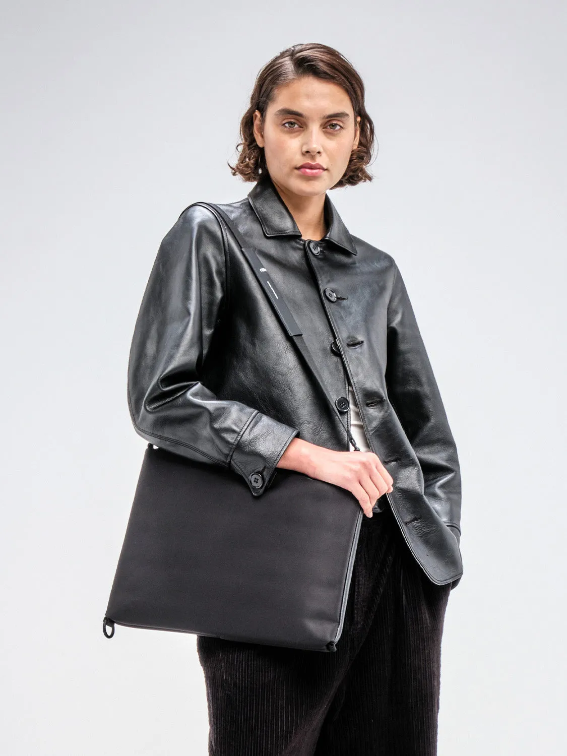 Inn L Sleek Black
