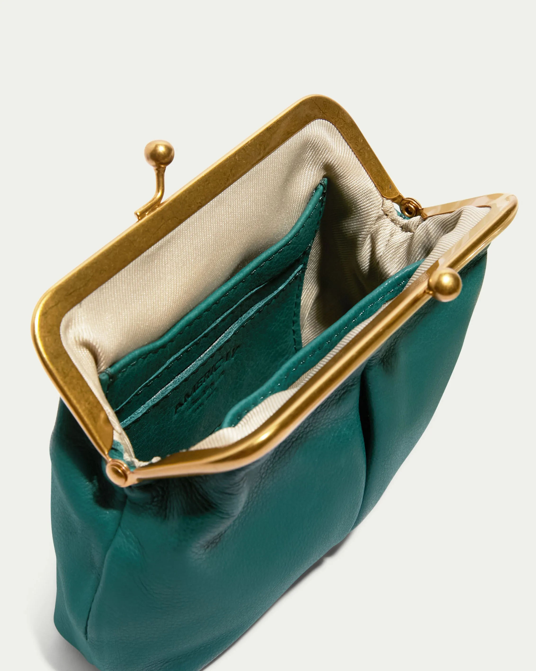 Kisslock Wallet
