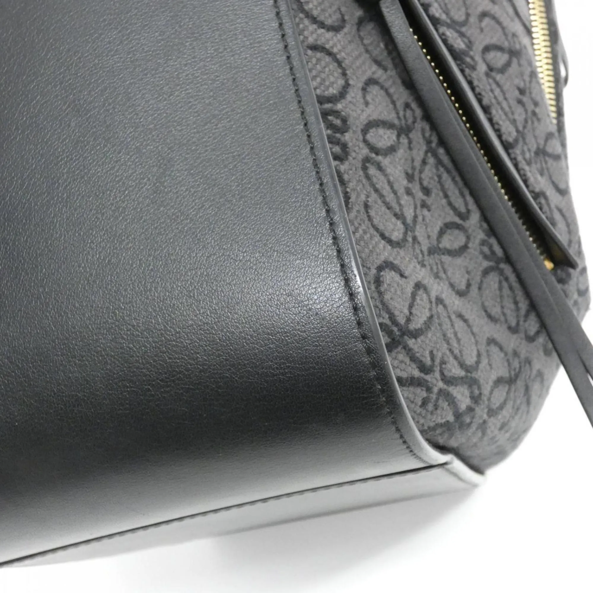 Loewe Canvas Leather Shoulder Bag (Pre-Owned)