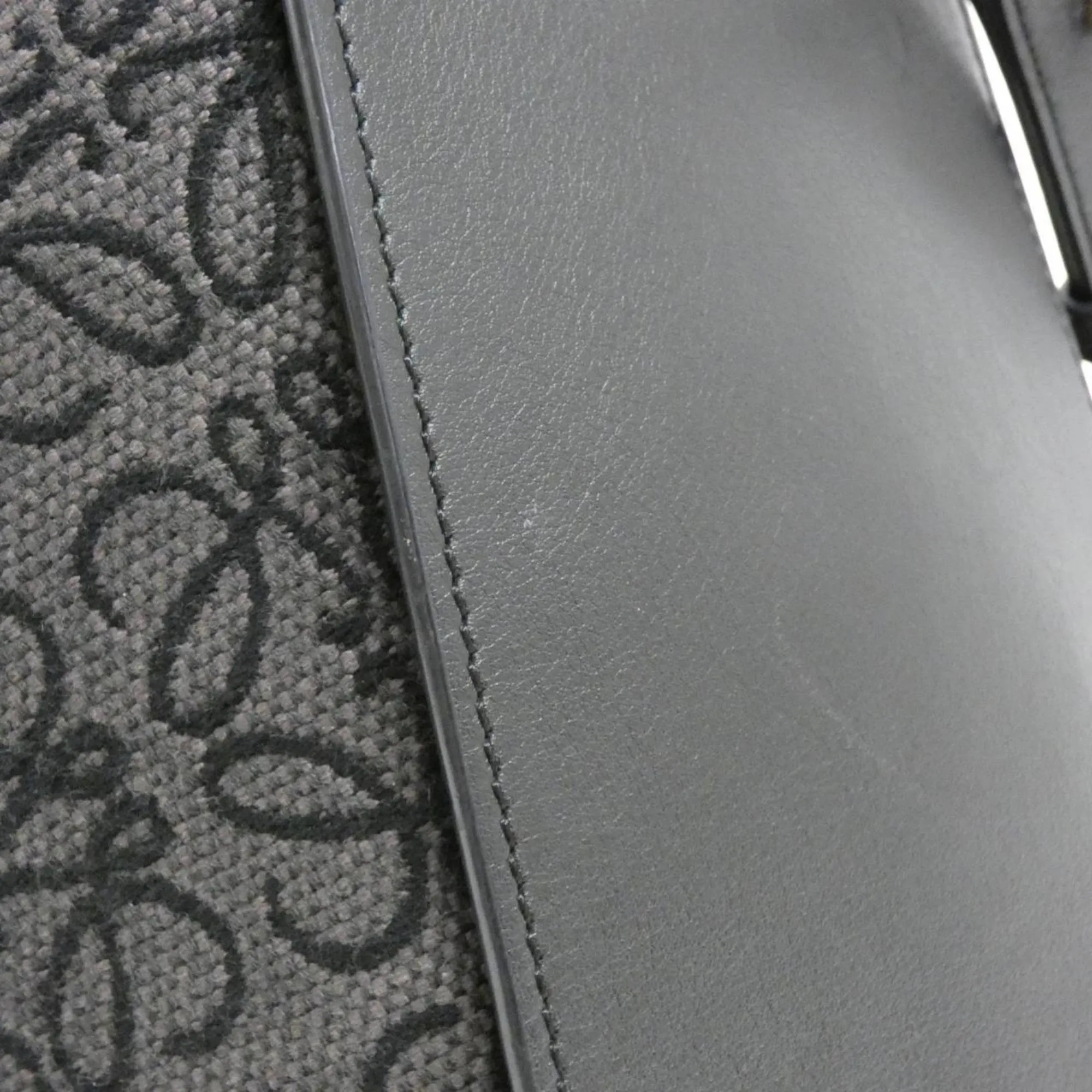 Loewe Canvas Leather Shoulder Bag (Pre-Owned)