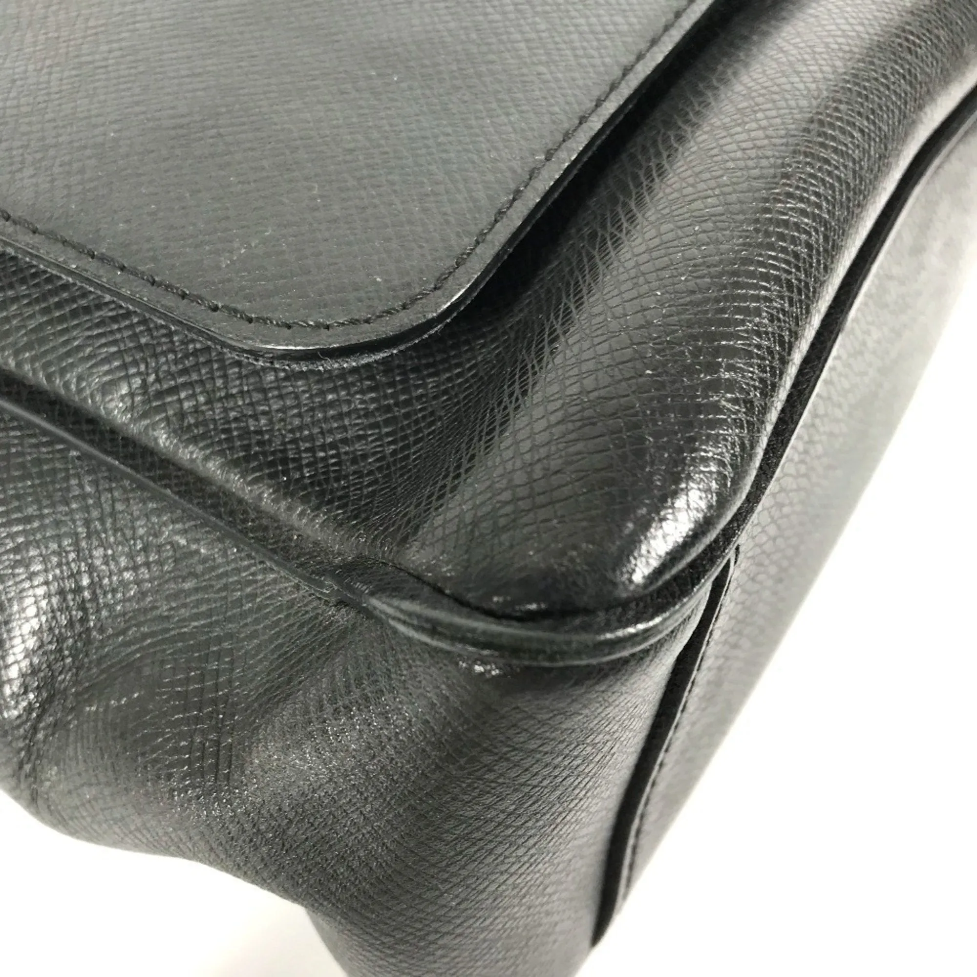 Louis Vuitton Ardoise Taiga Leather Leather Messenger Bag Shoulder Bag (Pre-Owned)