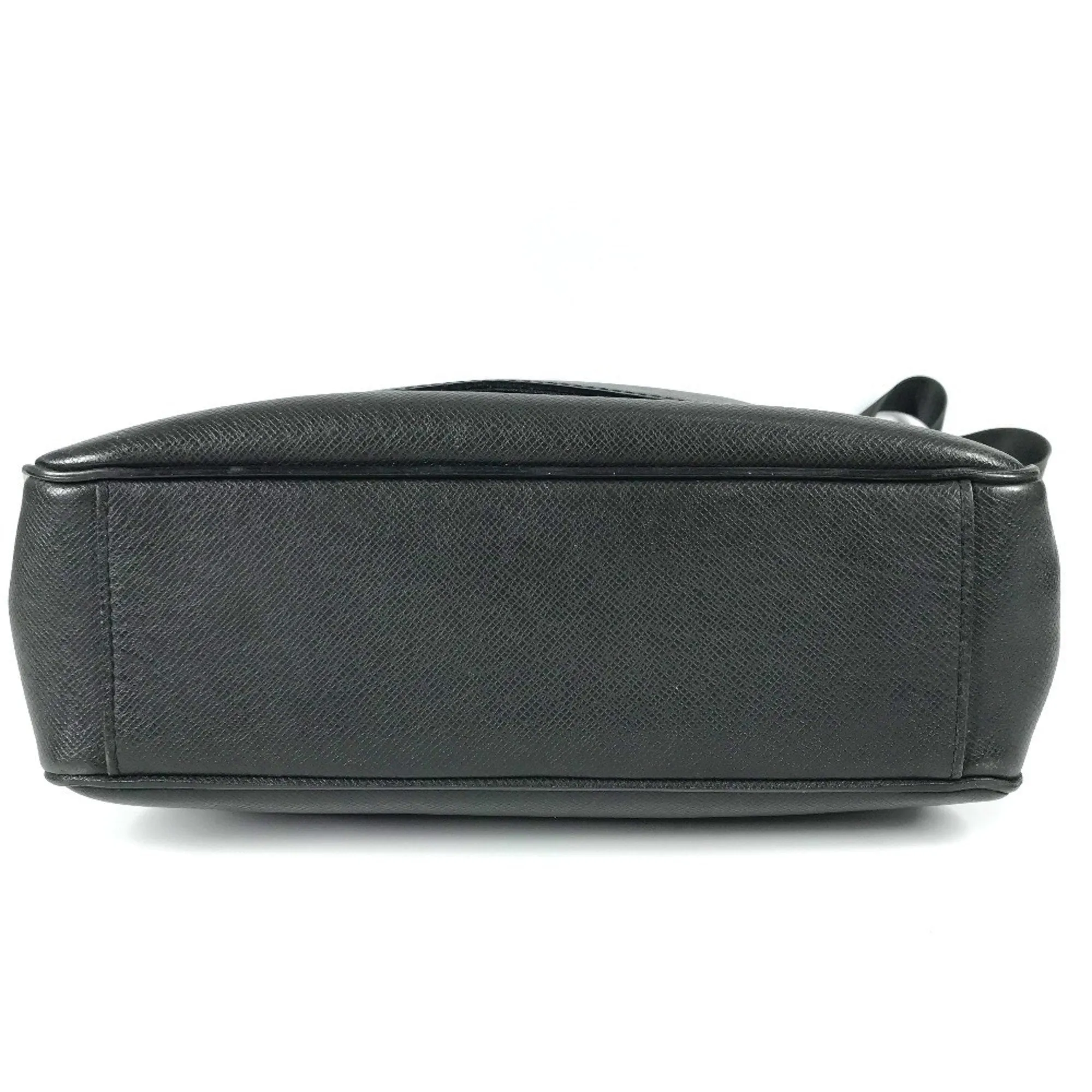Louis Vuitton Ardoise Taiga Leather Leather Messenger Bag Shoulder Bag (Pre-Owned)