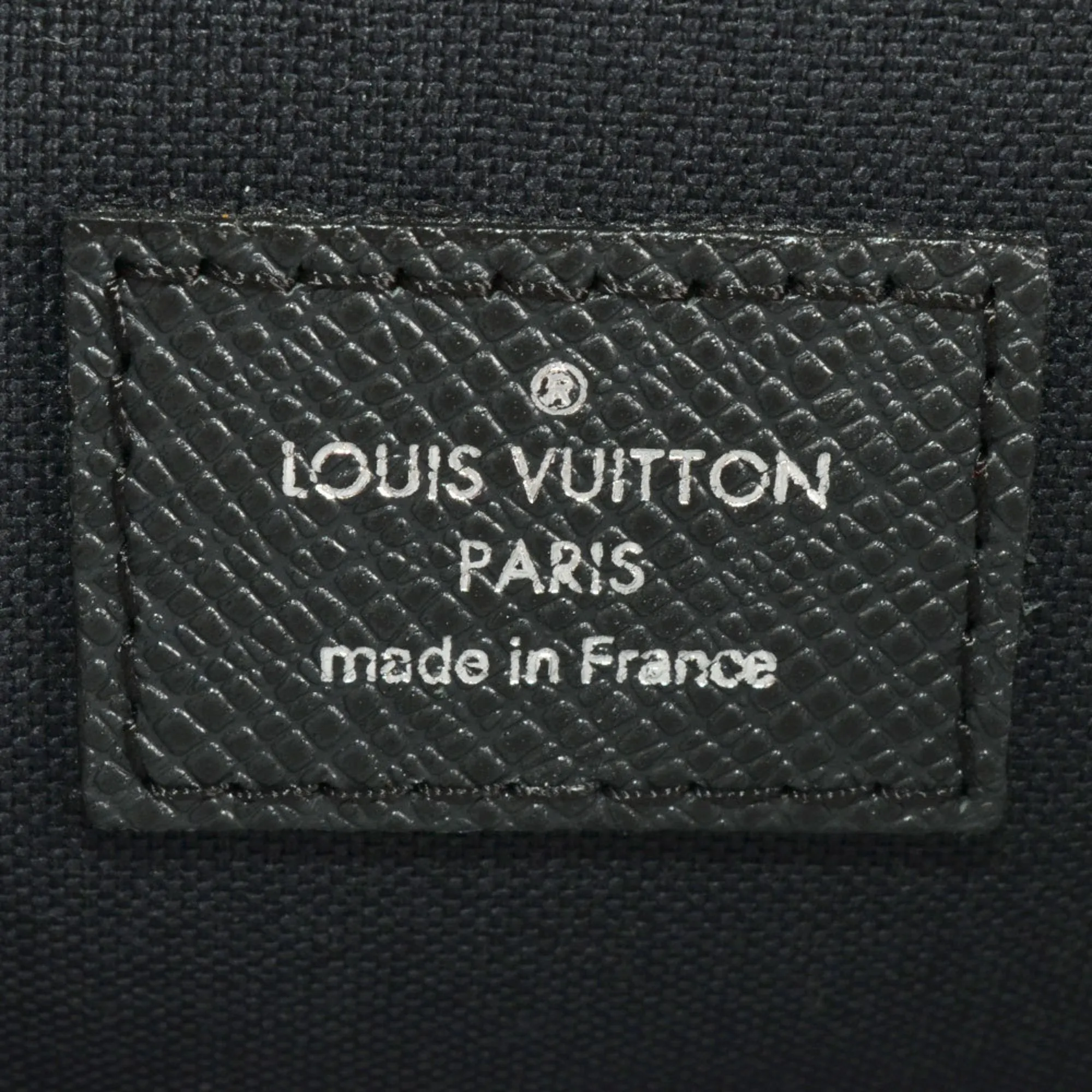 Louis Vuitton Ardoise Taiga Leather Shoulder Bag (Pre-Owned)
