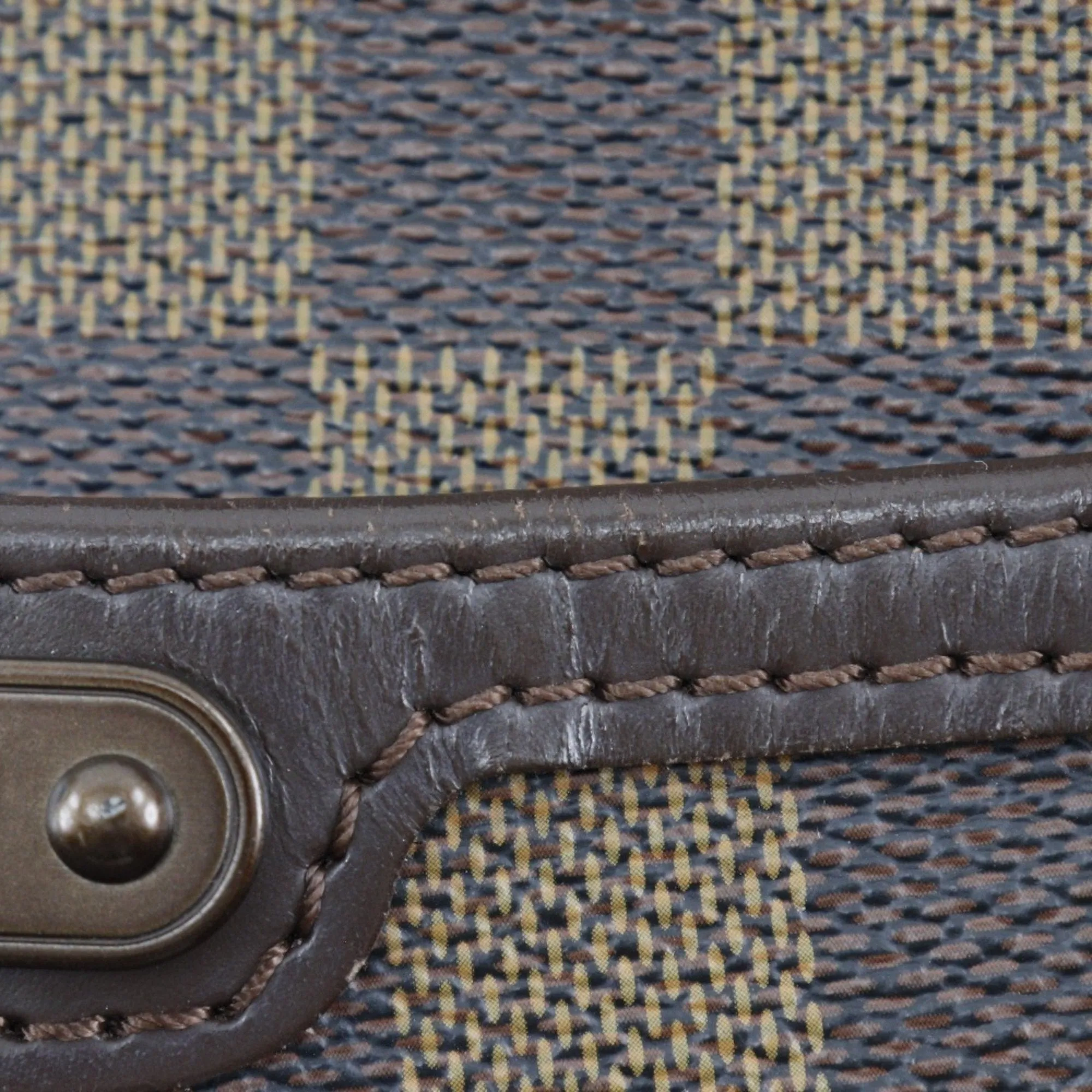 Louis Vuitton Bloomsbury Canvas Shoulder Bag (Pre-Owned)