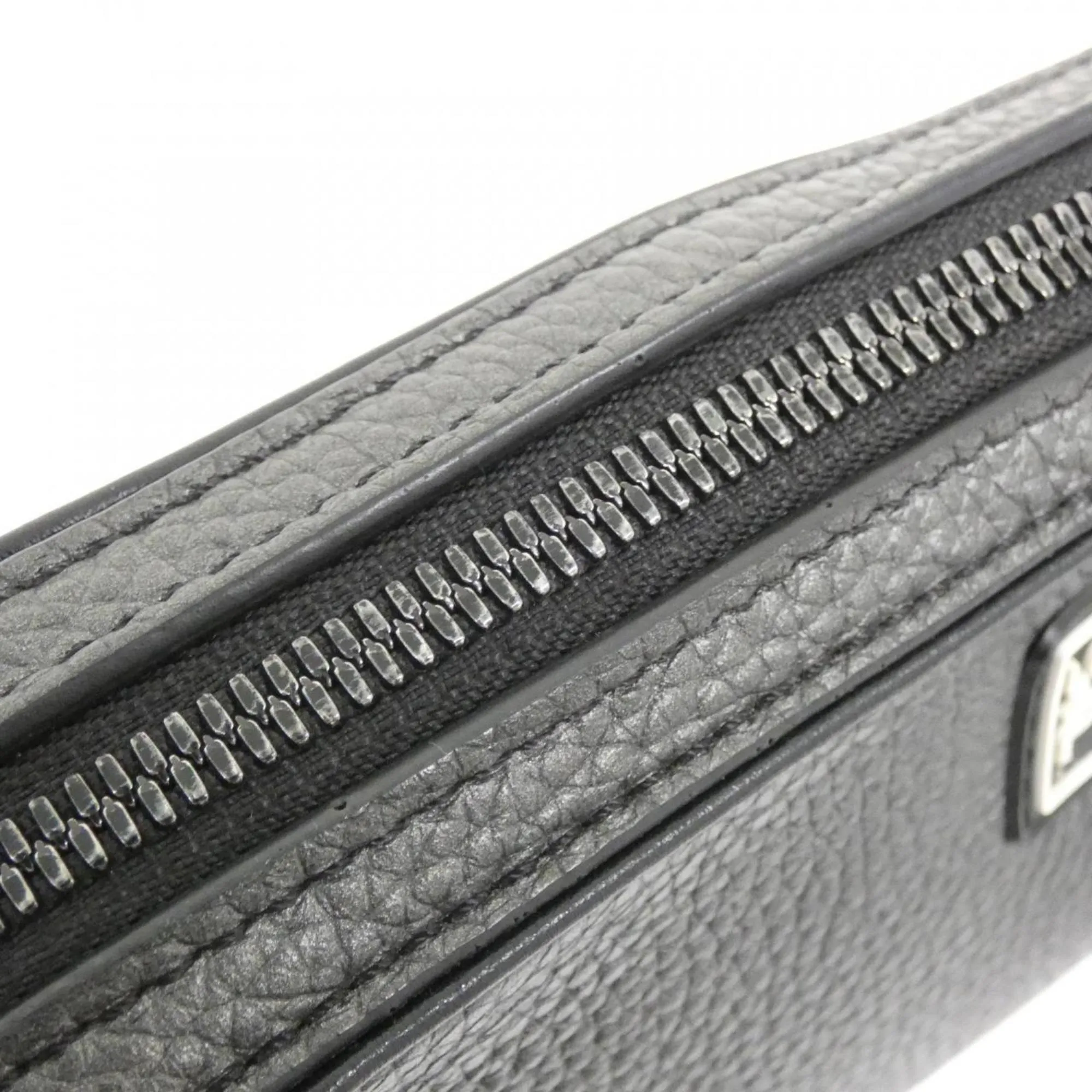 Louis Vuitton Leather Messenger Bag Shoulder Bag (Pre-Owned)