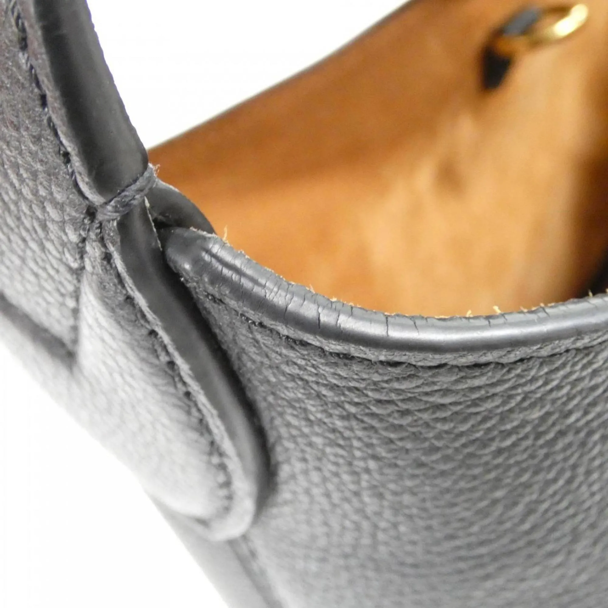 Louis Vuitton Leather Shoulder Bag (Pre-Owned)
