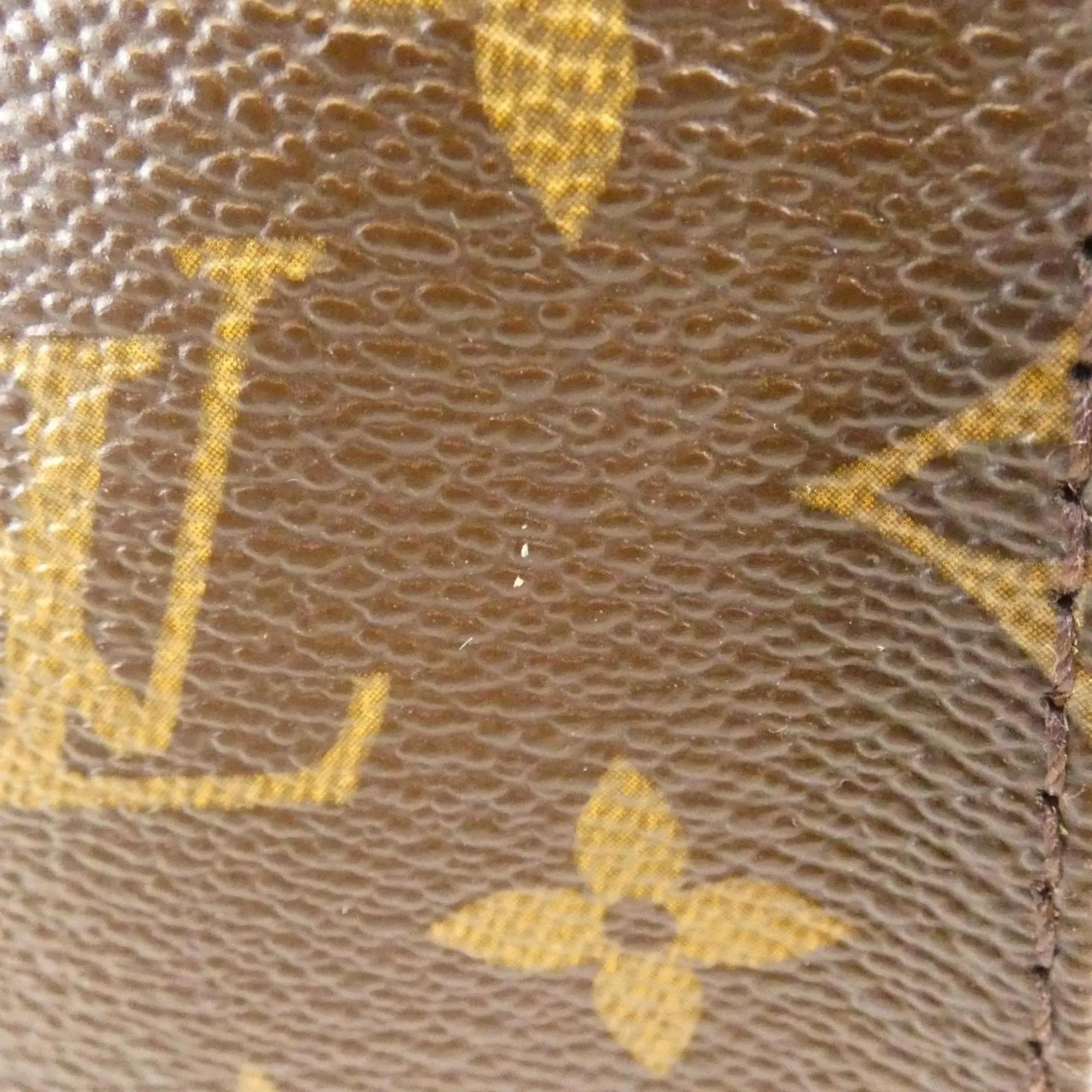 Louis Vuitton Marron Coated Canvas Shoulder Bag (Pre-Owned)