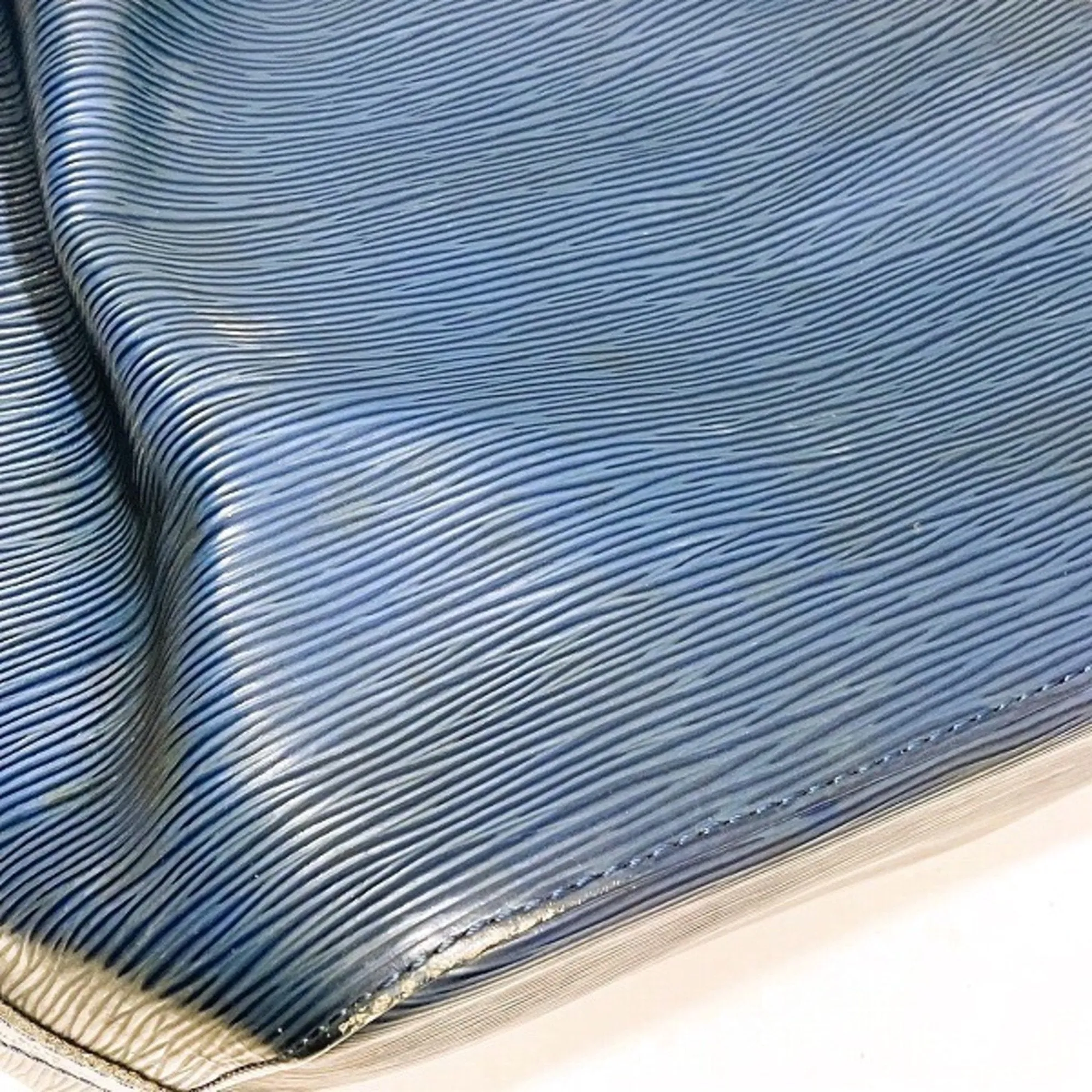 Louis Vuitton No Leather Shoulder Bag (Pre-Owned)