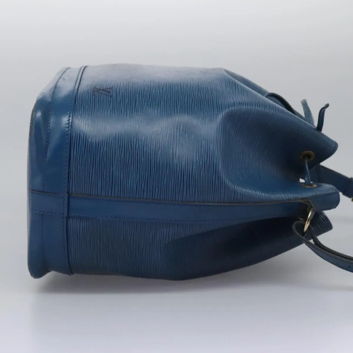 Louis Vuitton Noe Leather Shoulder Bag (Pre-Owned)
