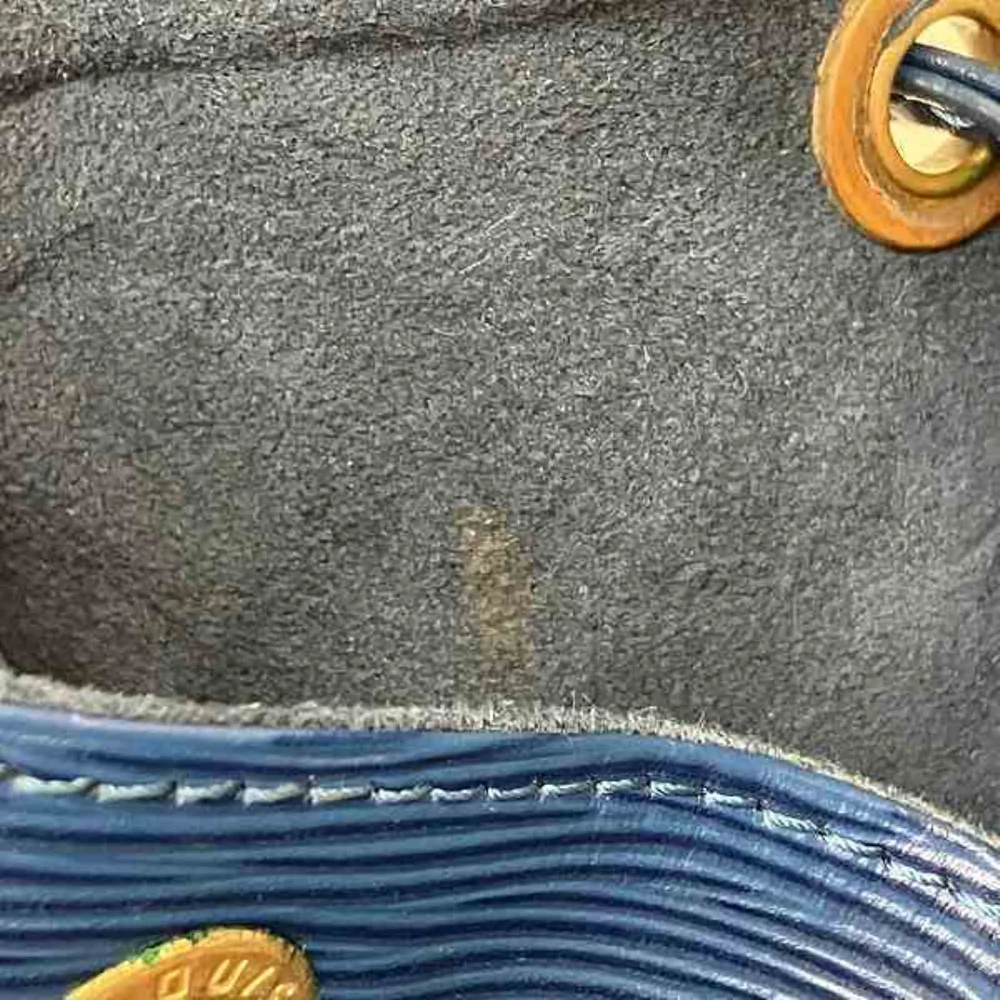 Louis Vuitton Petit No Leather Shoulder Bag (Pre-Owned)